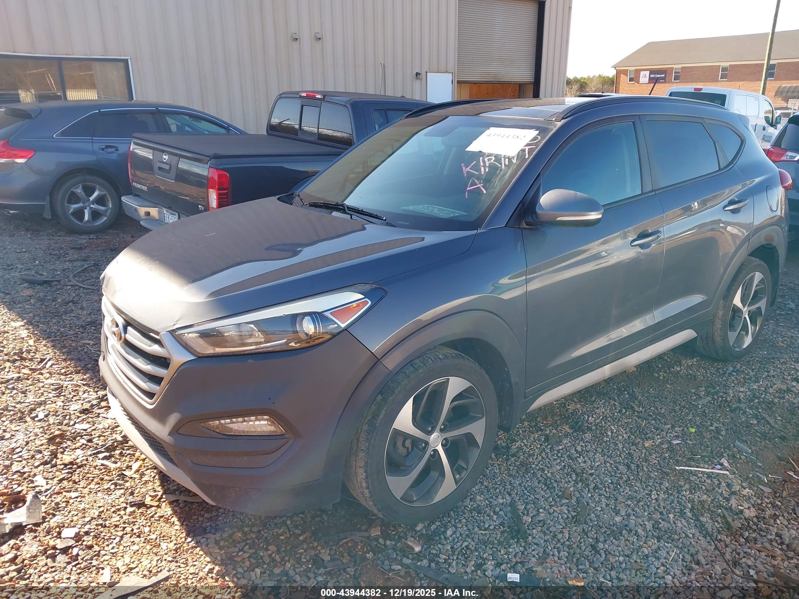 HYUNDAI TUCSON image 2