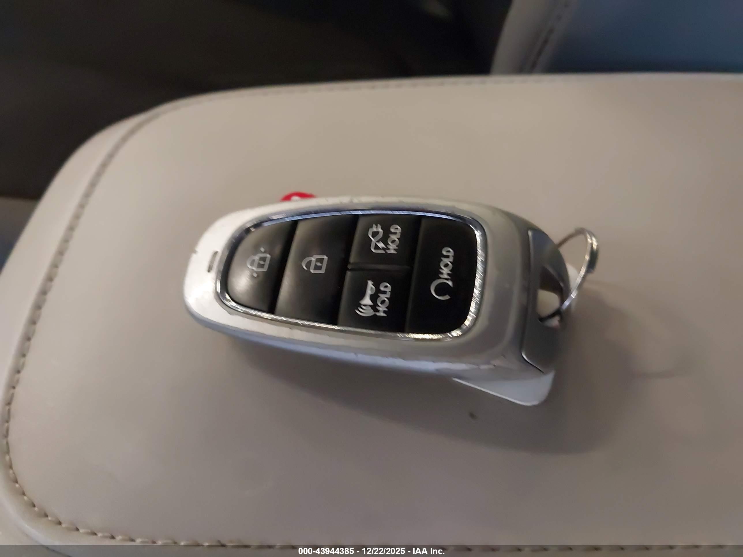 HYUNDAI IONIQ image 11
