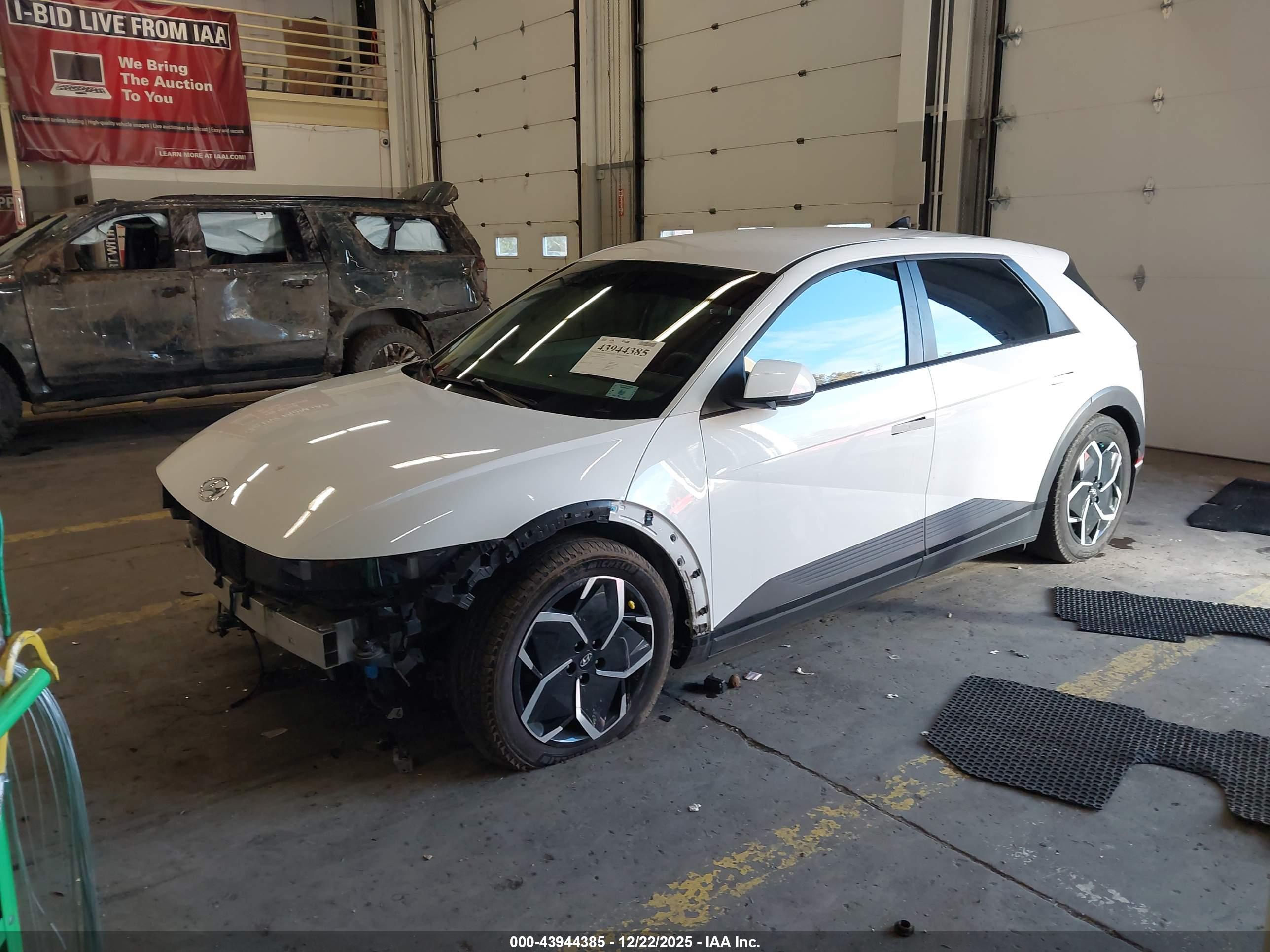 HYUNDAI IONIQ image 2