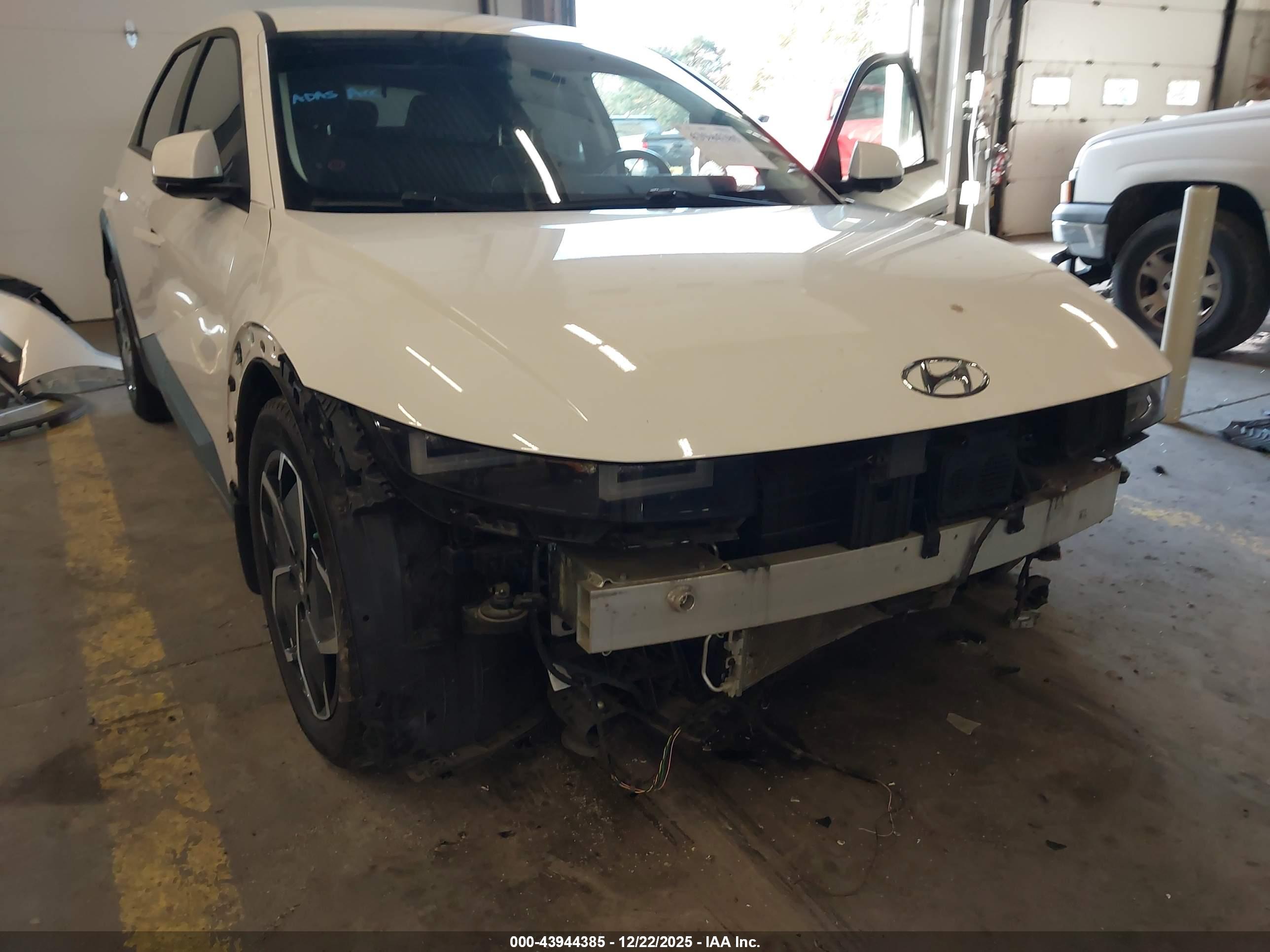 HYUNDAI IONIQ image 6