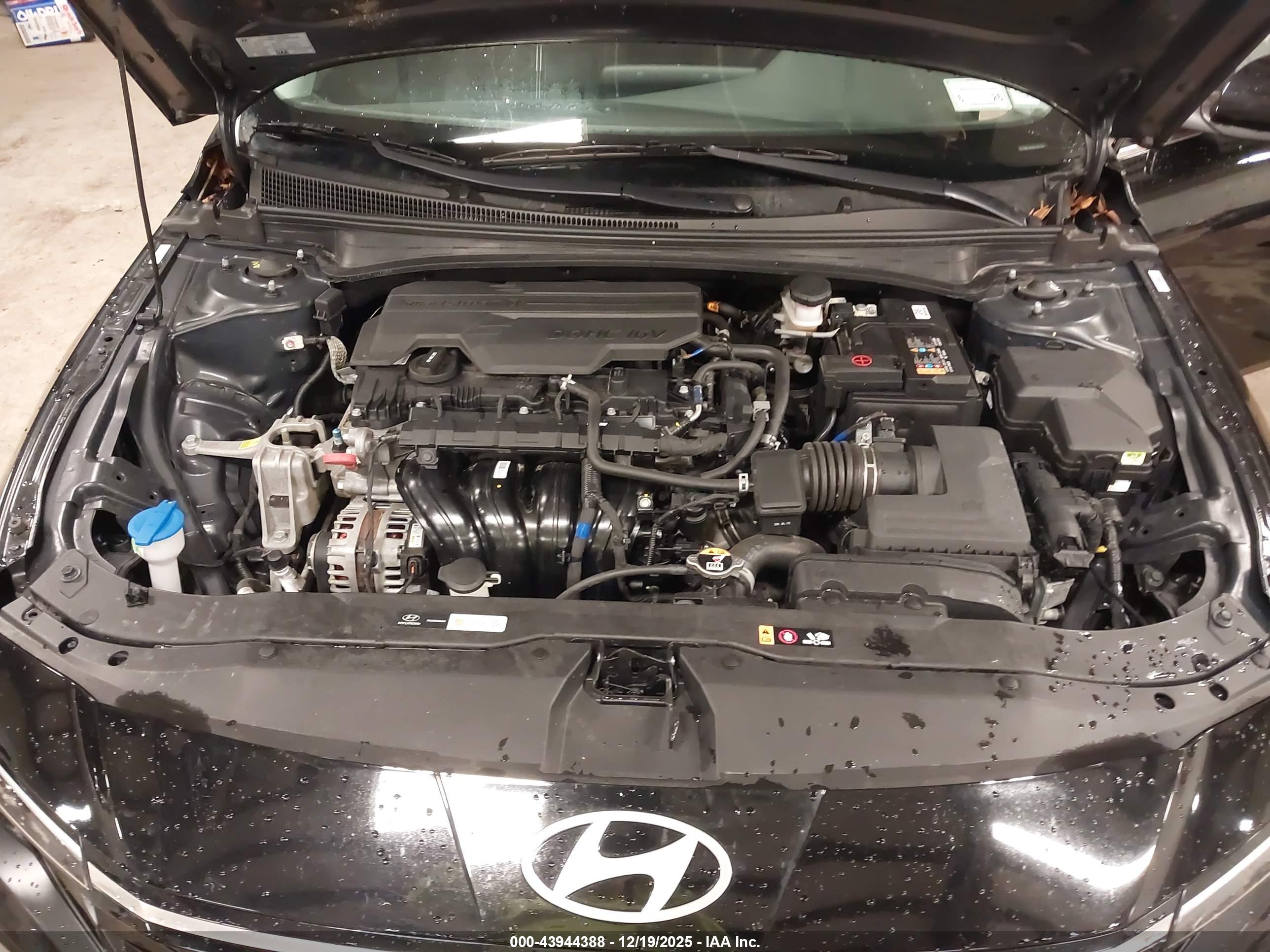 HYUNDAI ELANTRA image 10