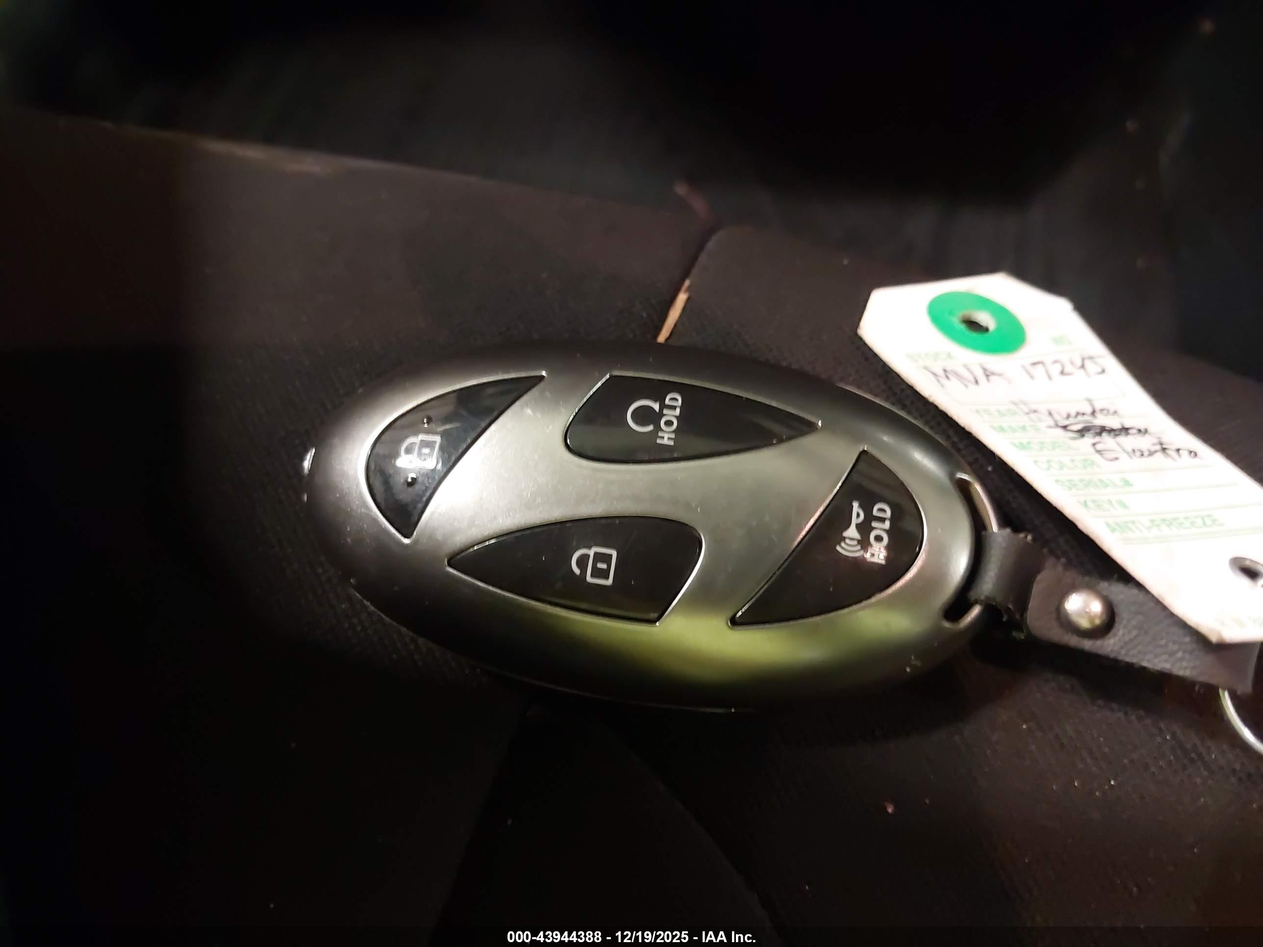HYUNDAI ELANTRA image 11