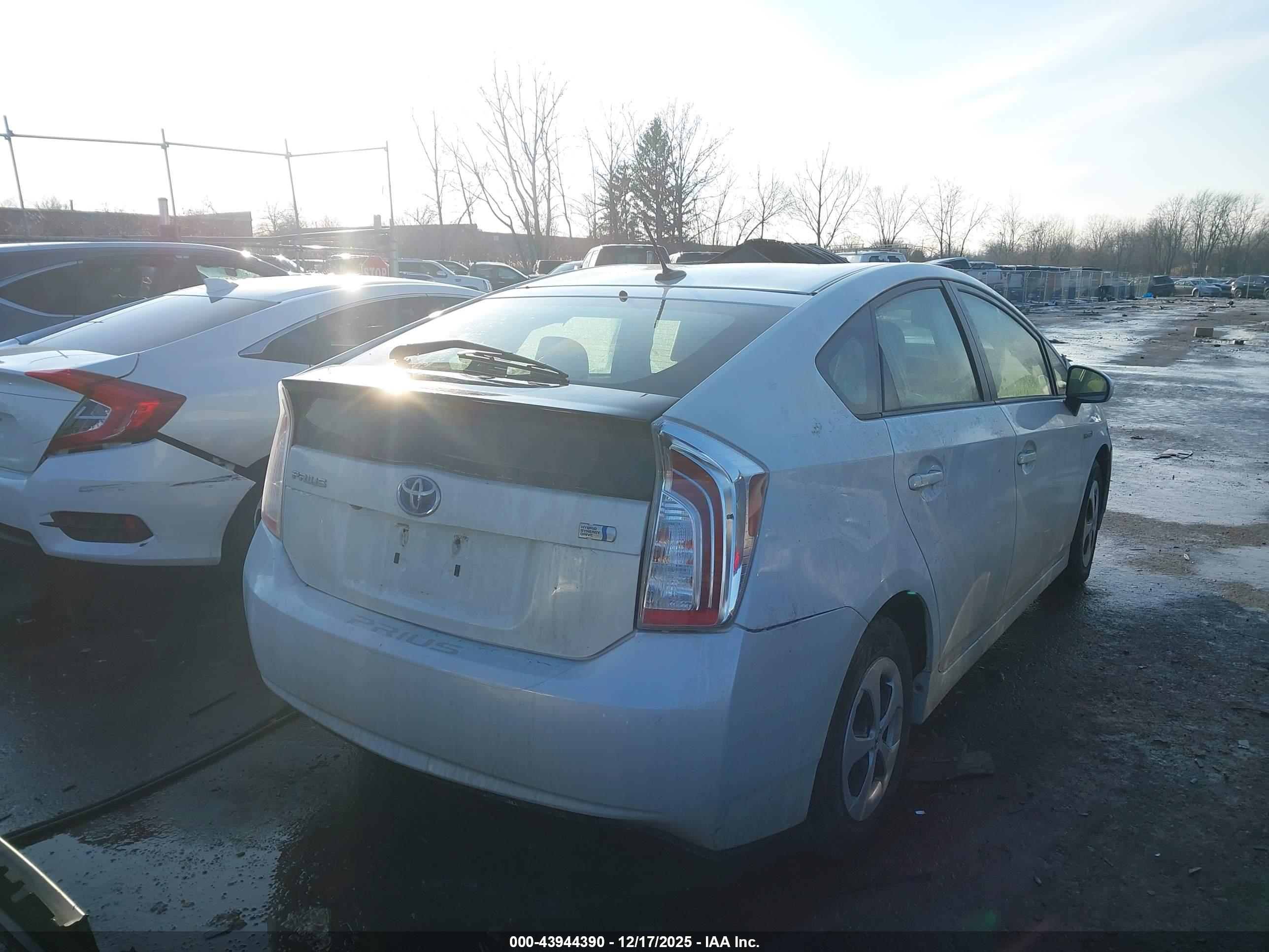 TOYOTA PRIUS image 4