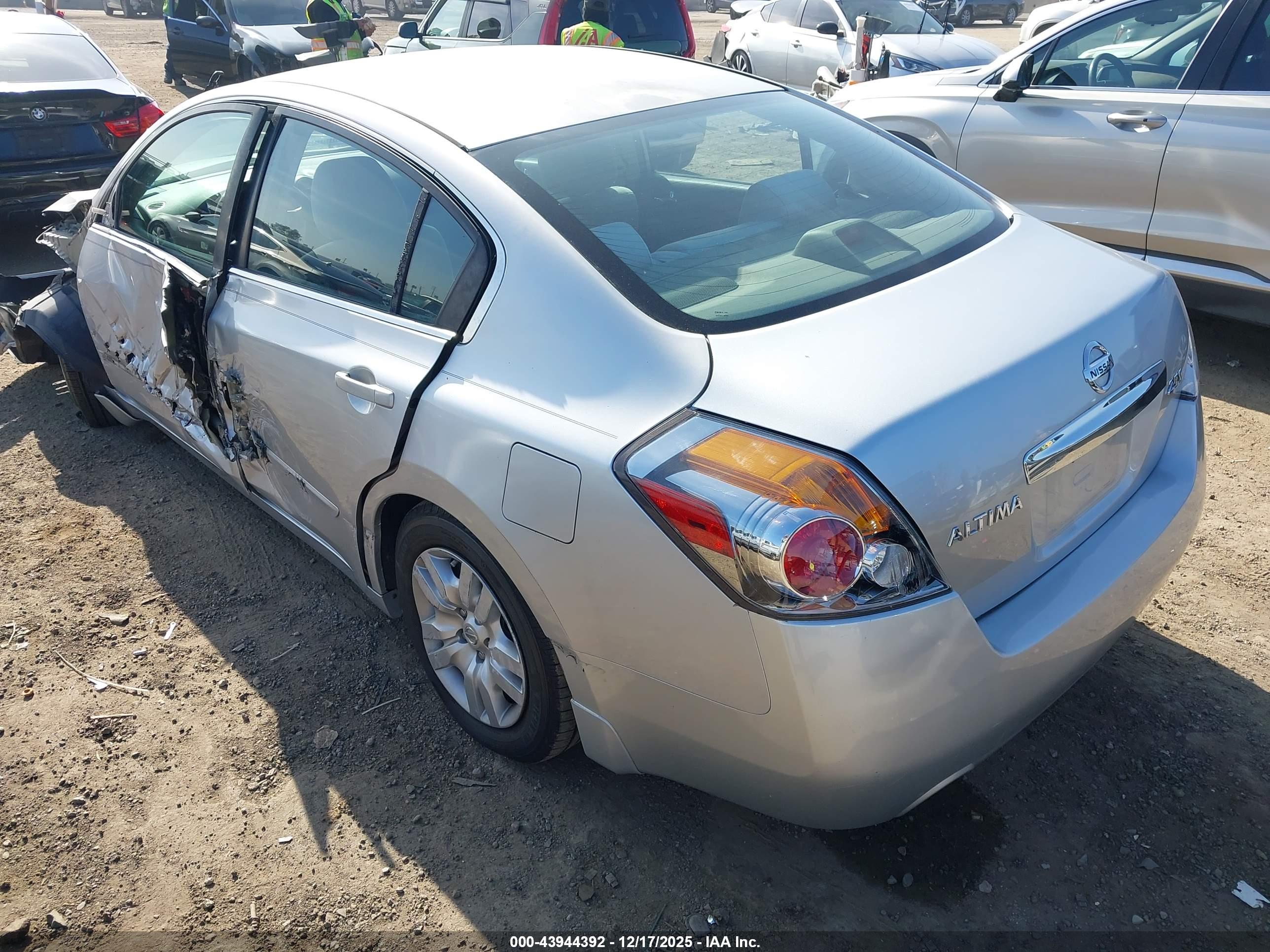 NISSAN ALTIMA image 3