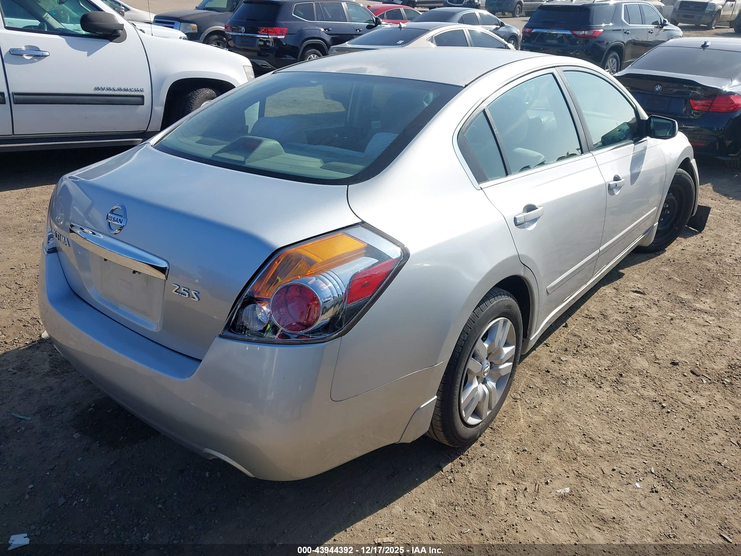 NISSAN ALTIMA image 4