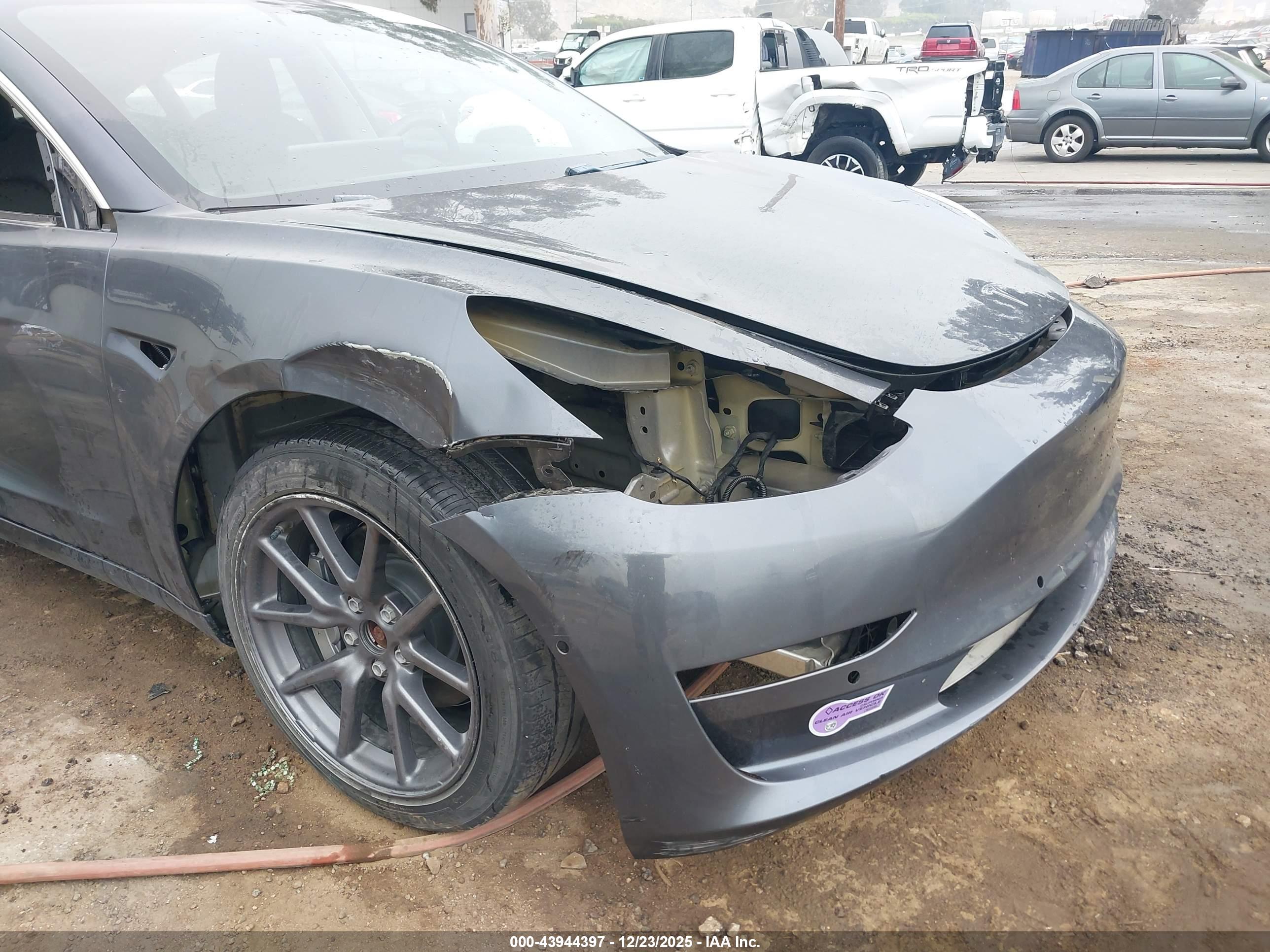 TESLA MODEL image 6