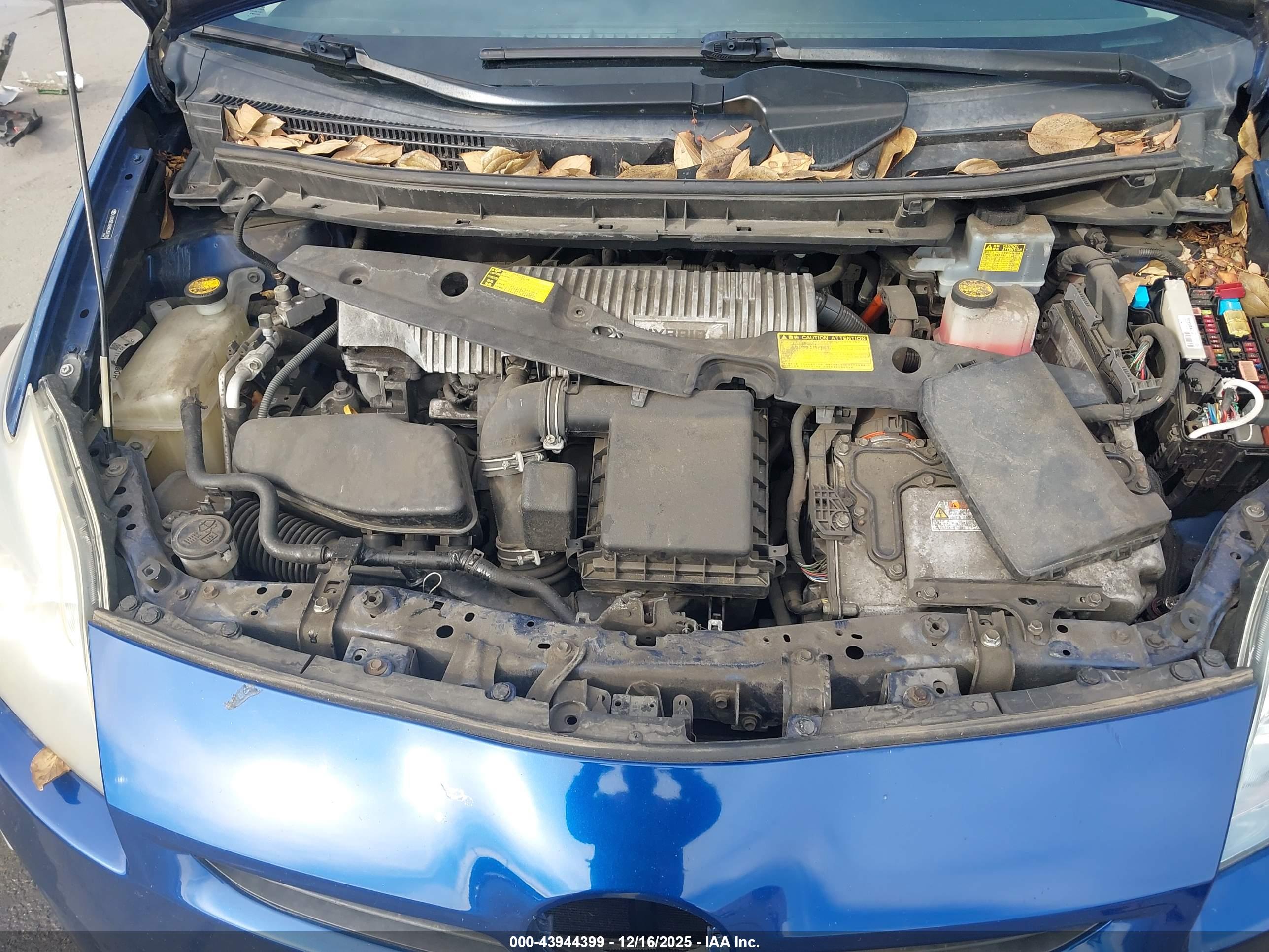 TOYOTA PRIUS image 10