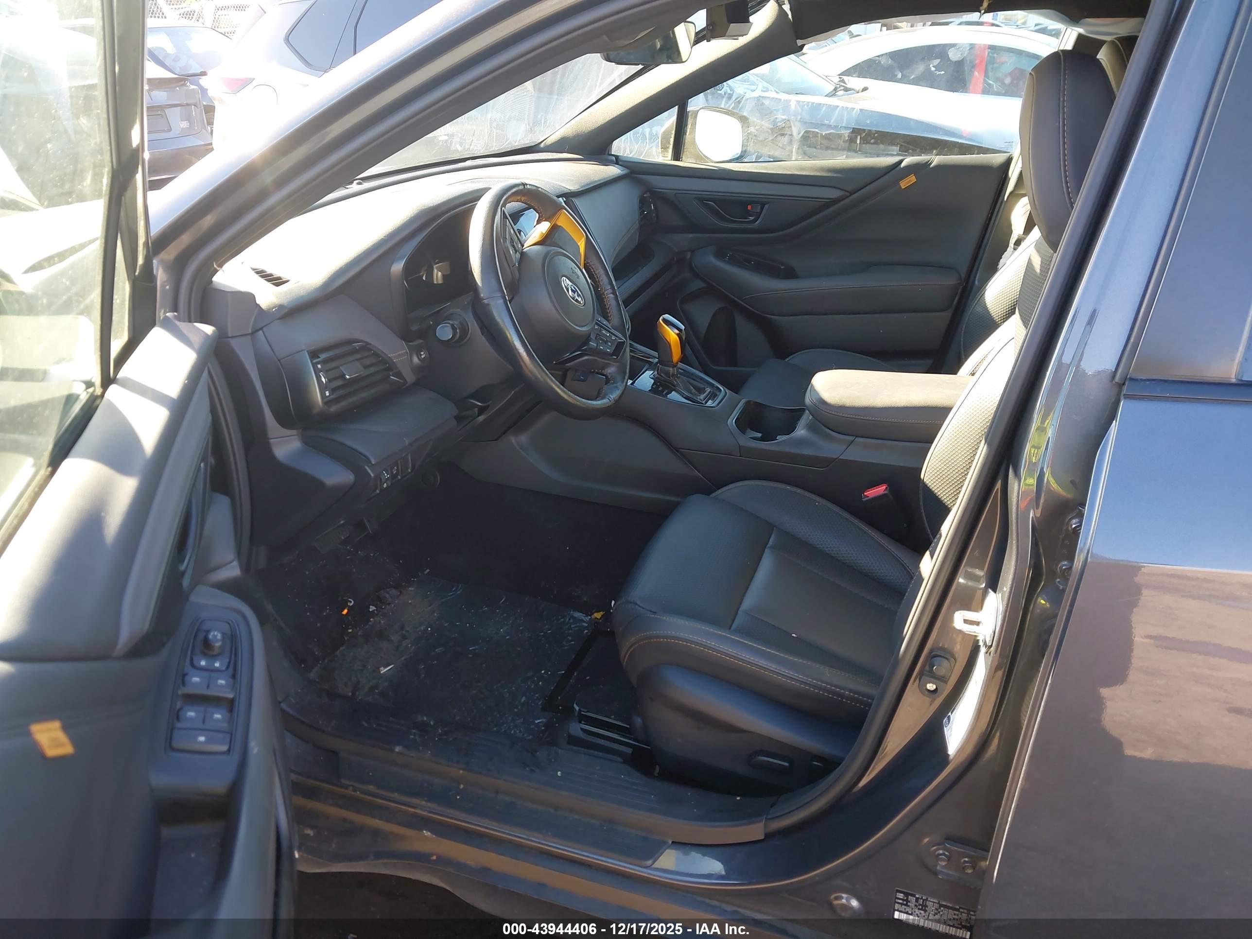SUBARU OUTBACK image 5