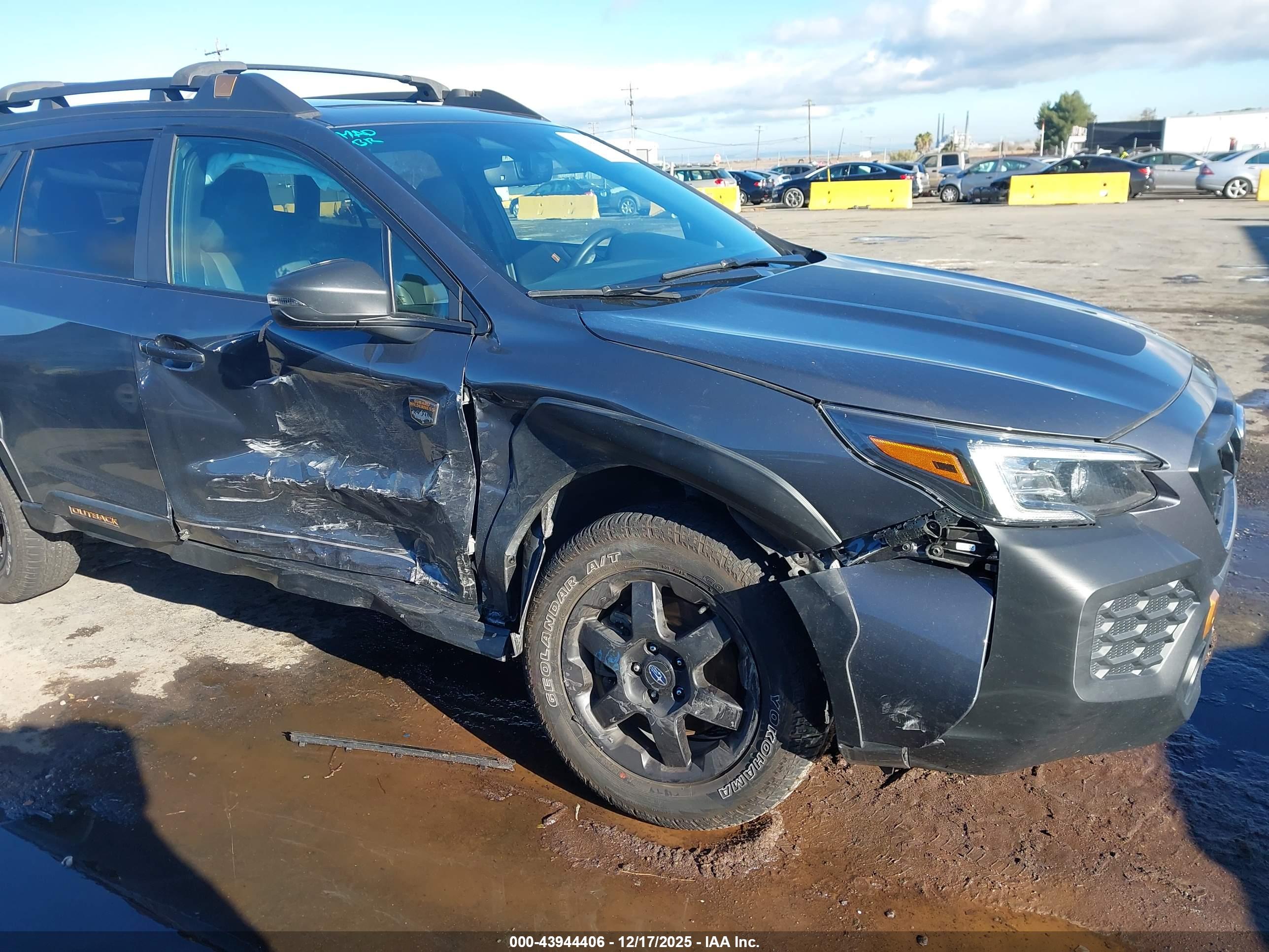 SUBARU OUTBACK image 6