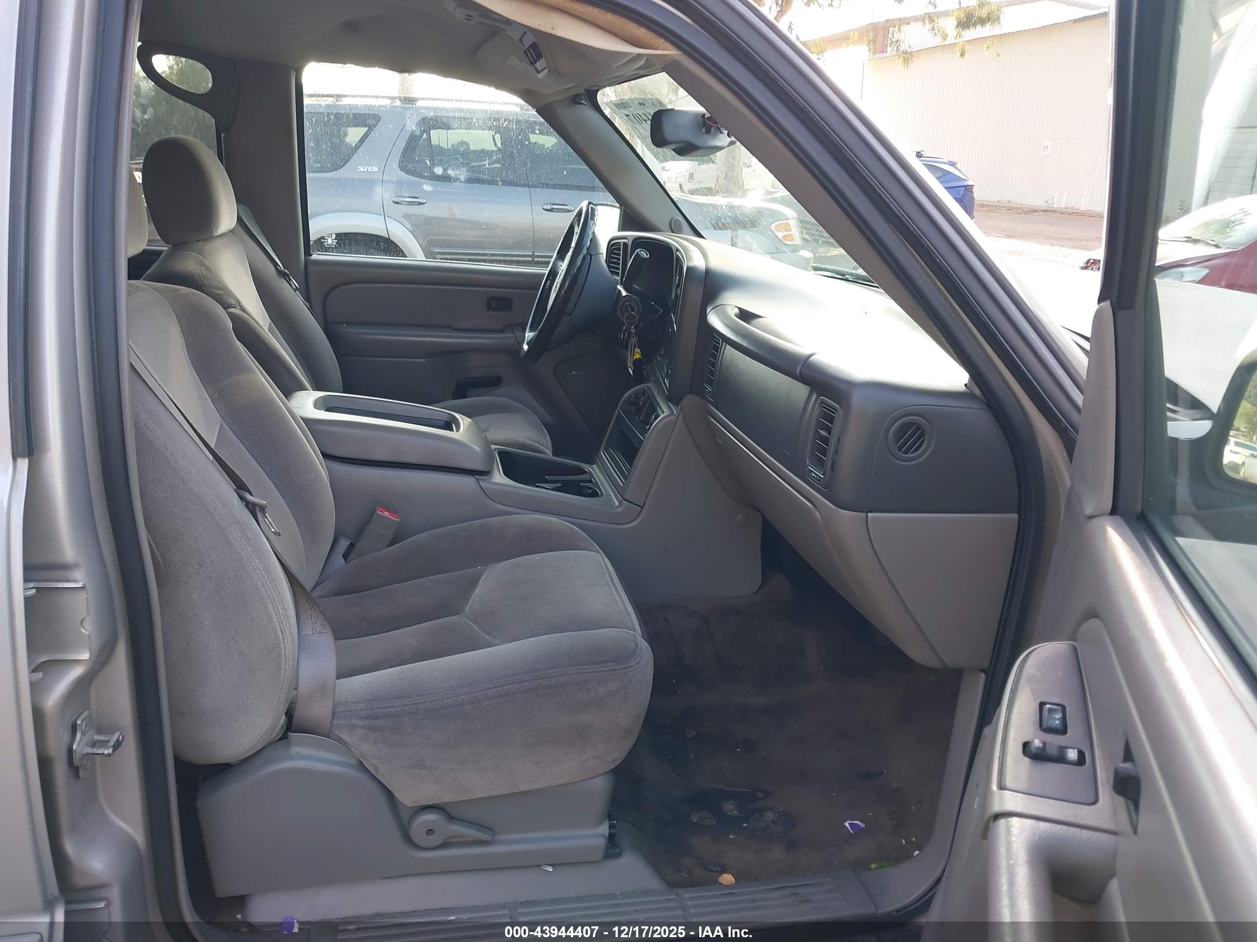 GMC YUKON image 5