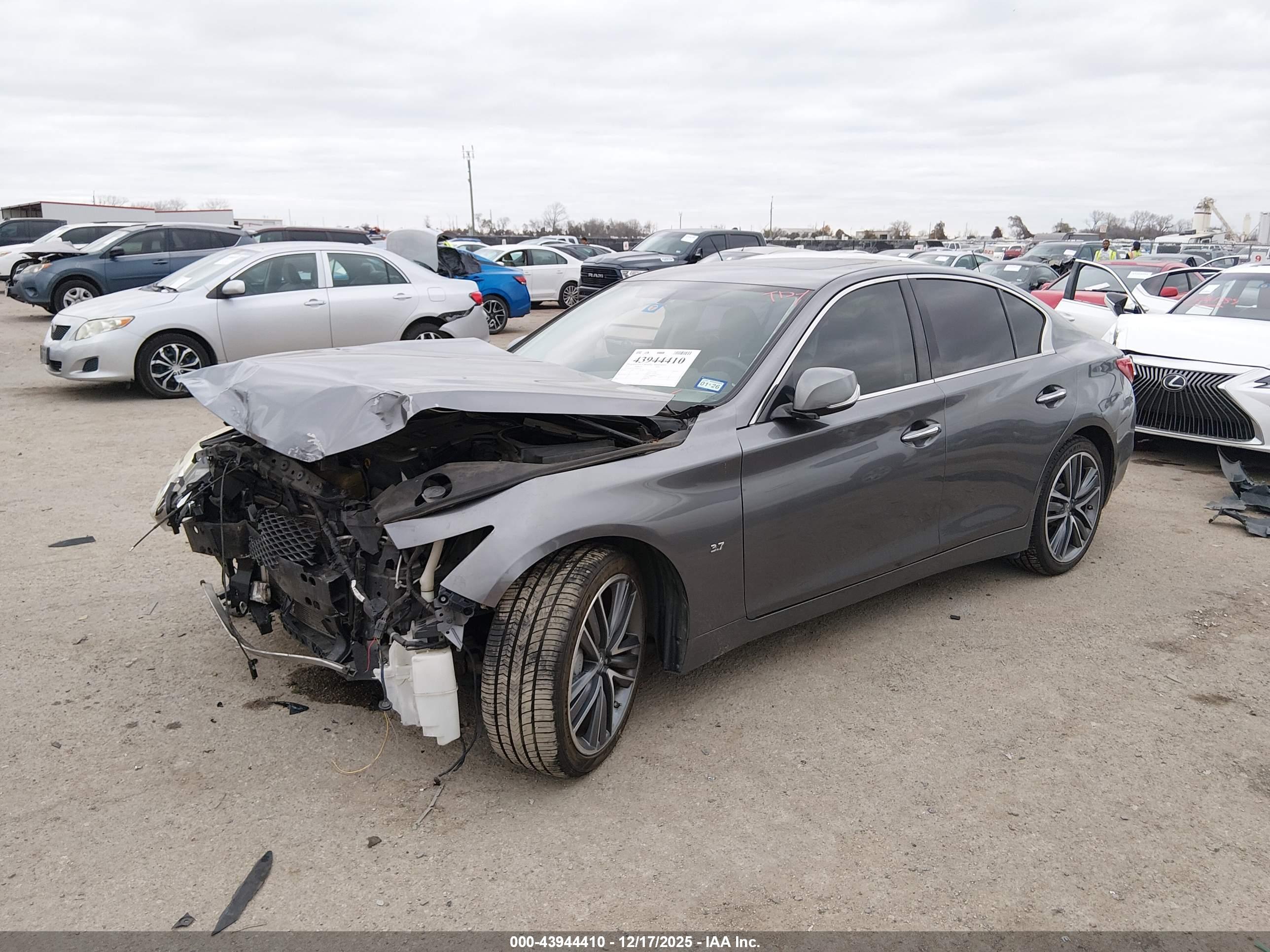 INFINITI Q50 image 2
