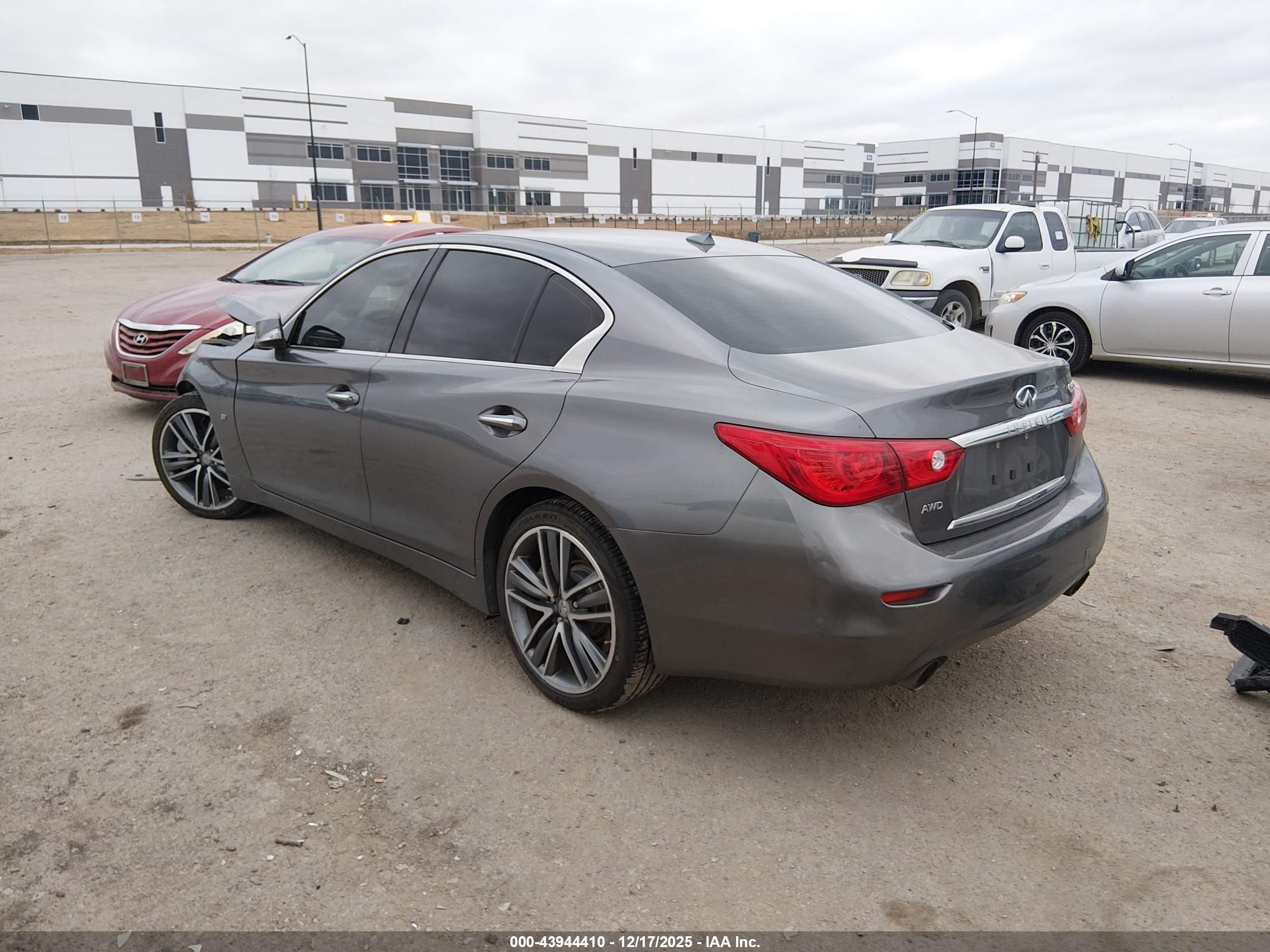 INFINITI Q50 image 3