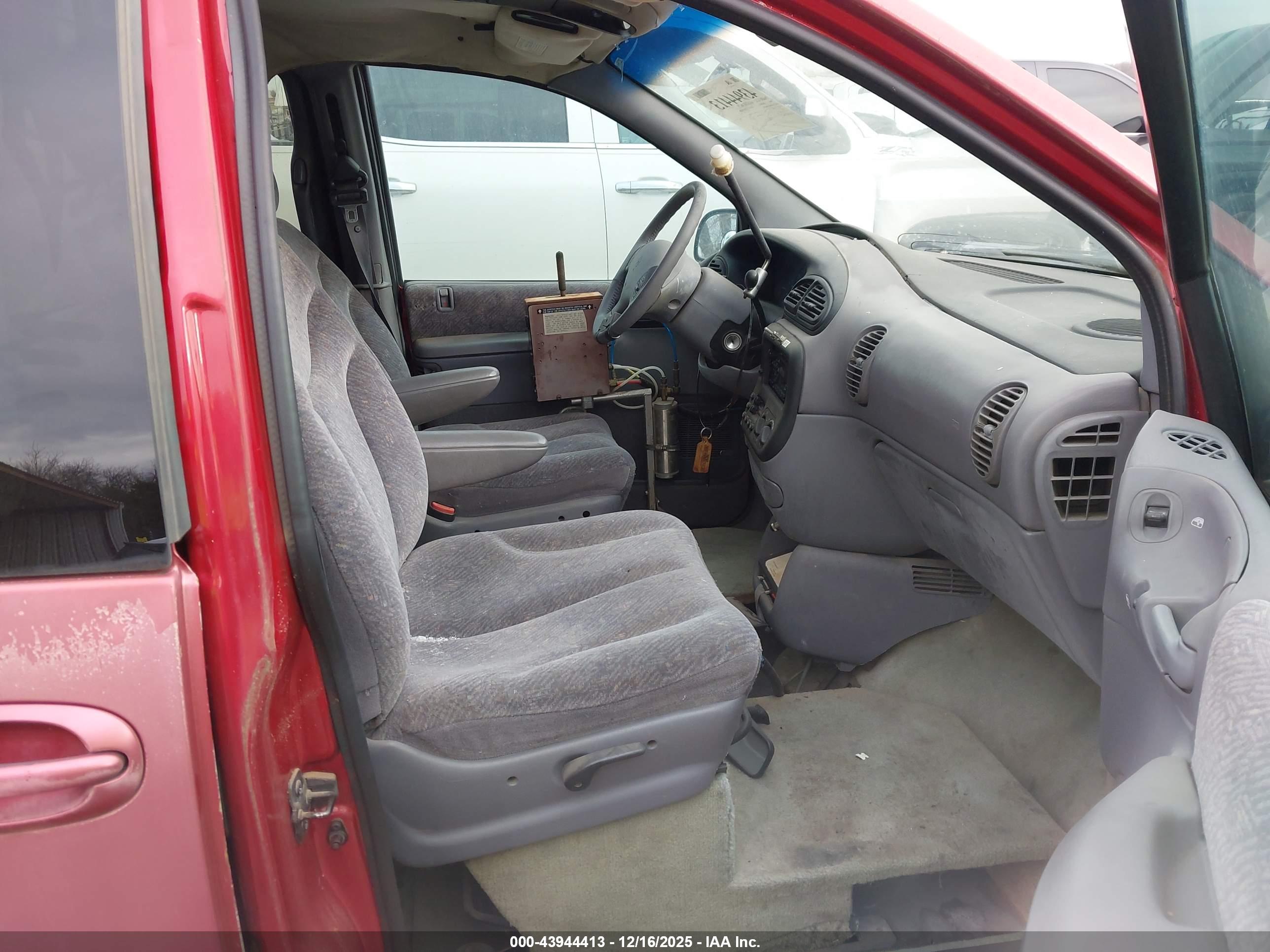 DODGE GRAND image 5