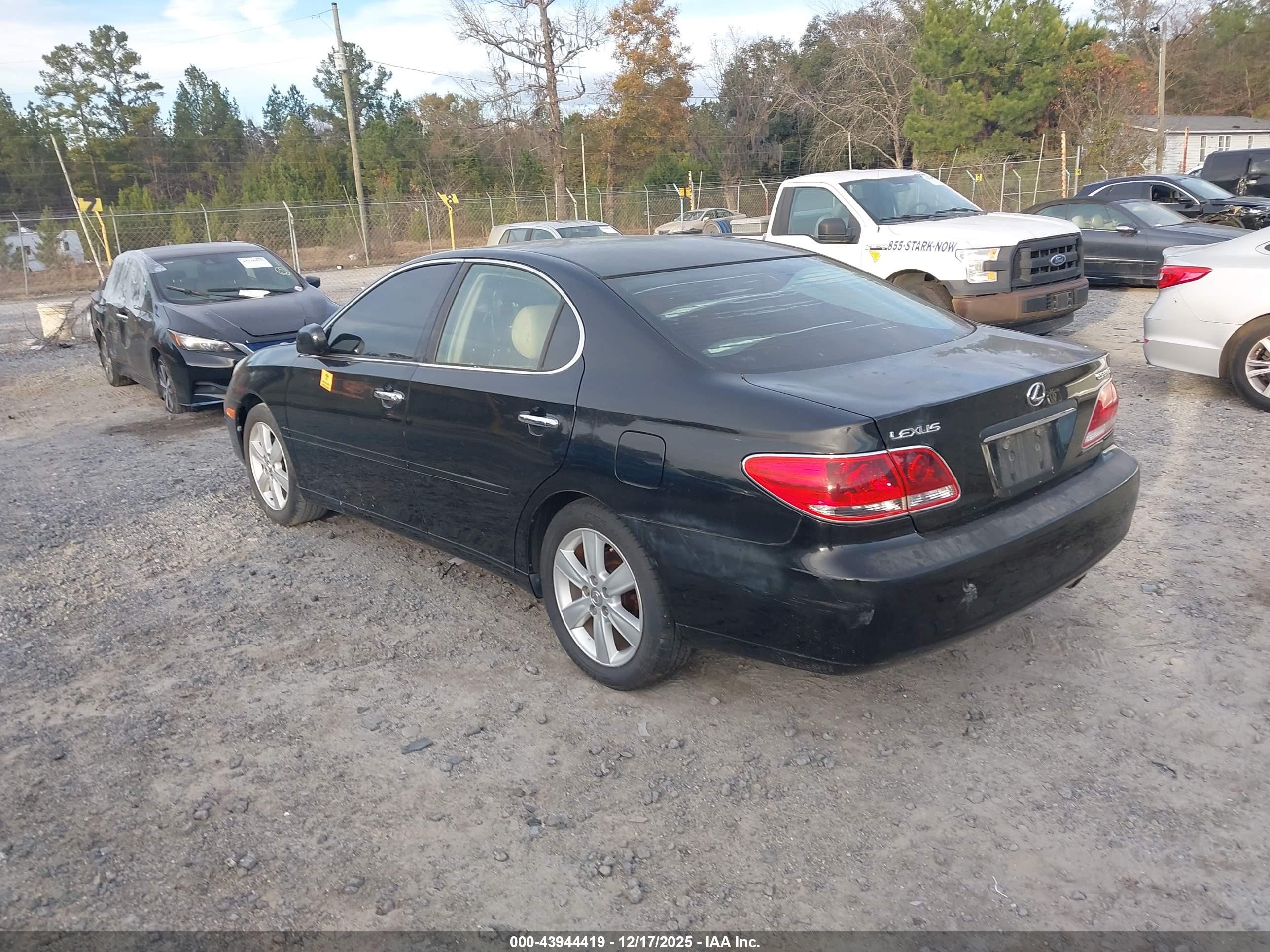 LEXUS ES image 3