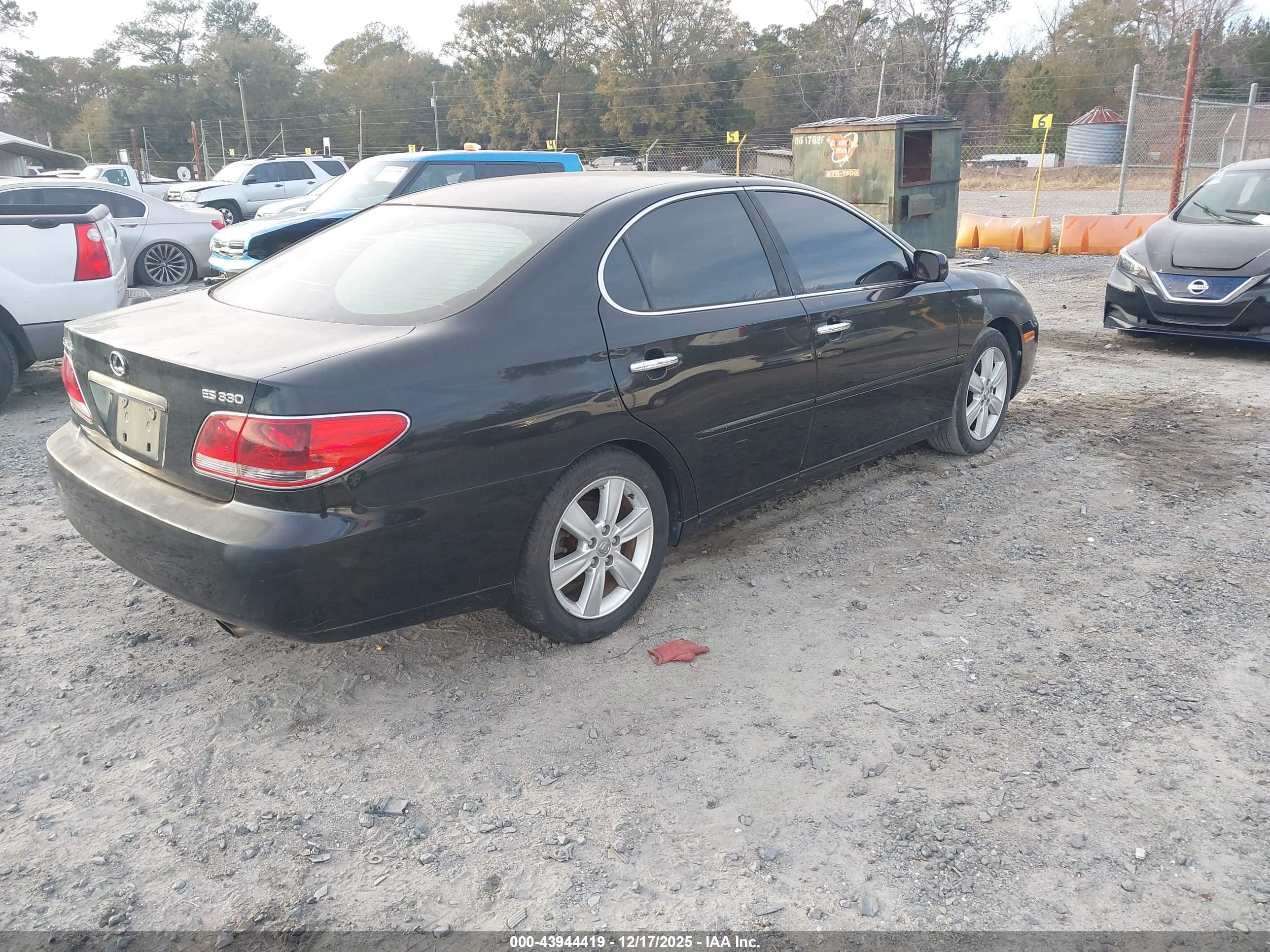 LEXUS ES image 4