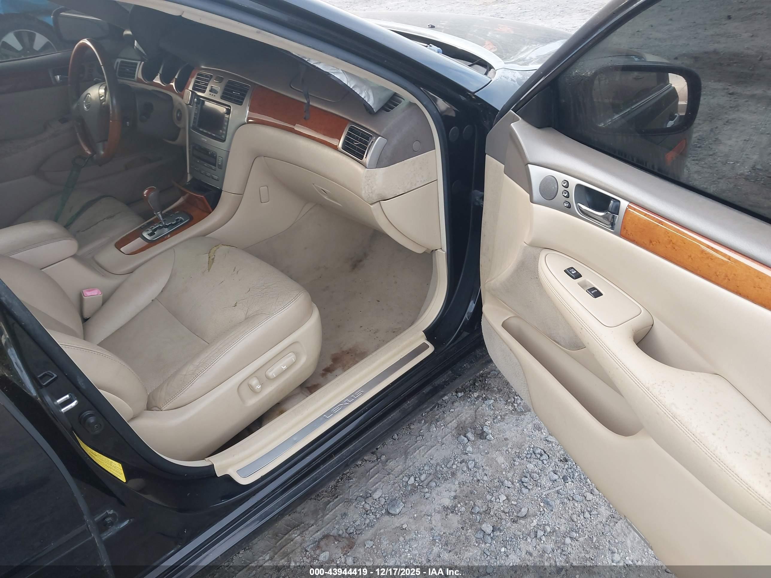 LEXUS ES image 5