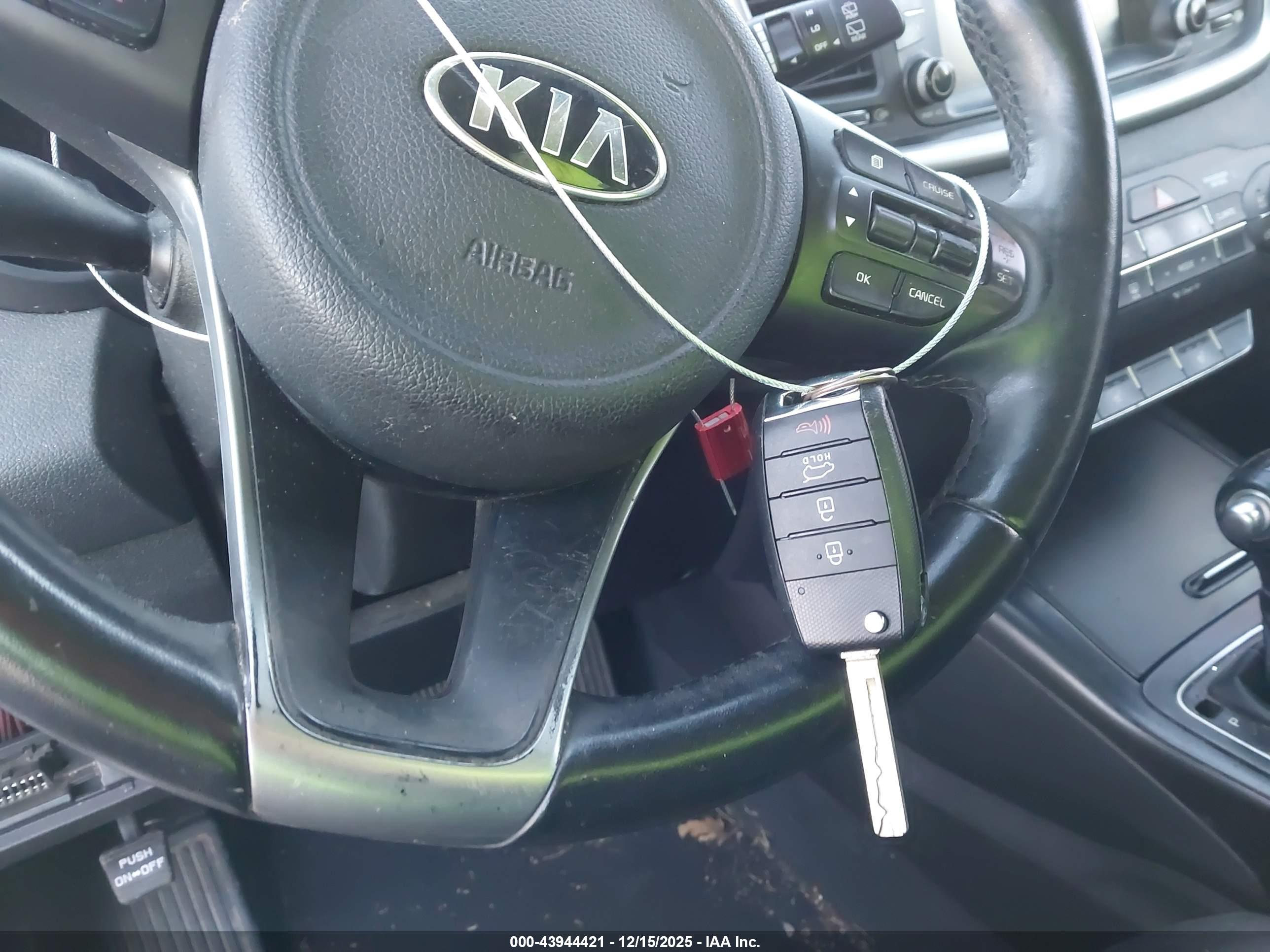 KIA SORENTO image 11
