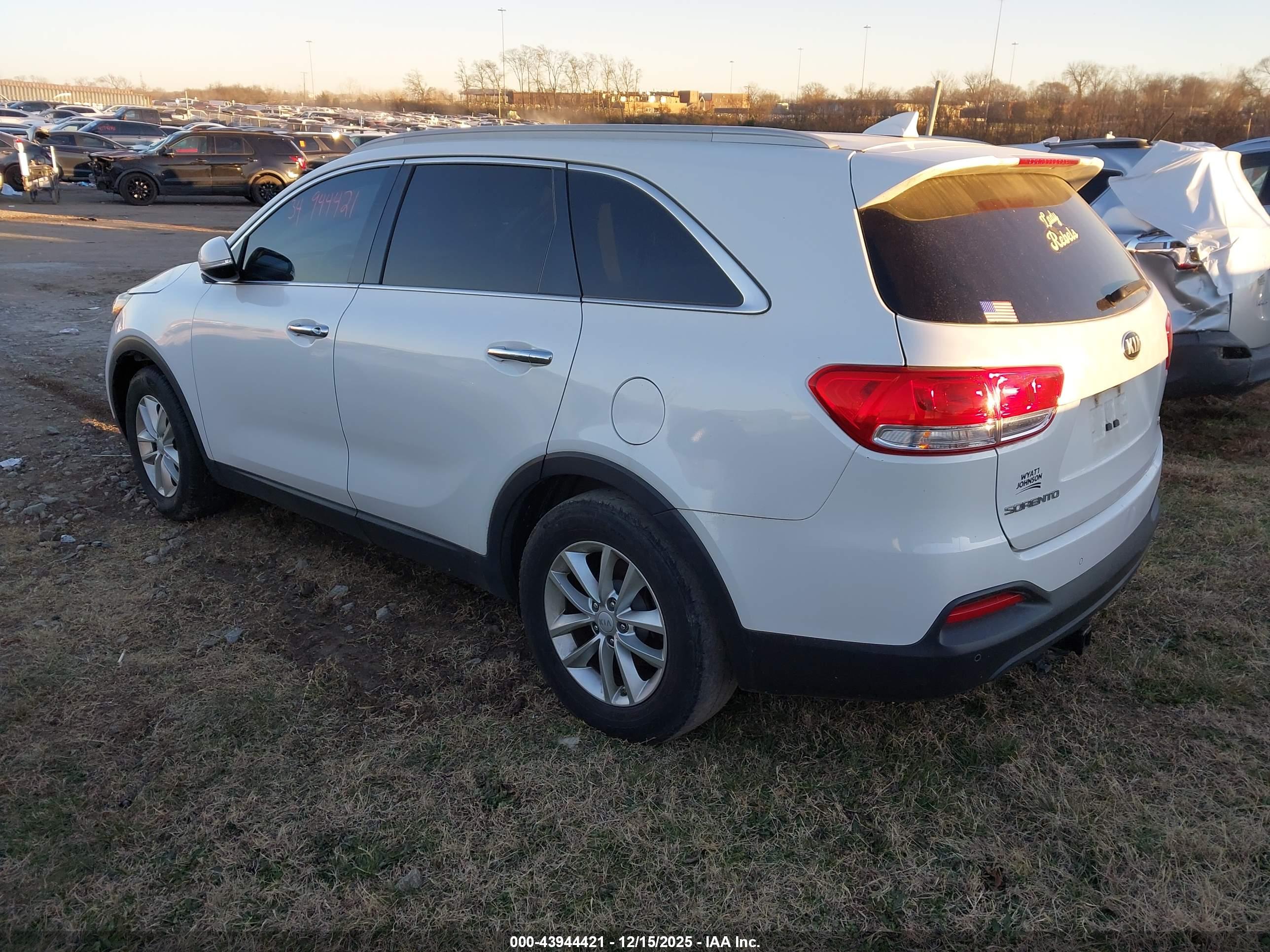 KIA SORENTO image 3