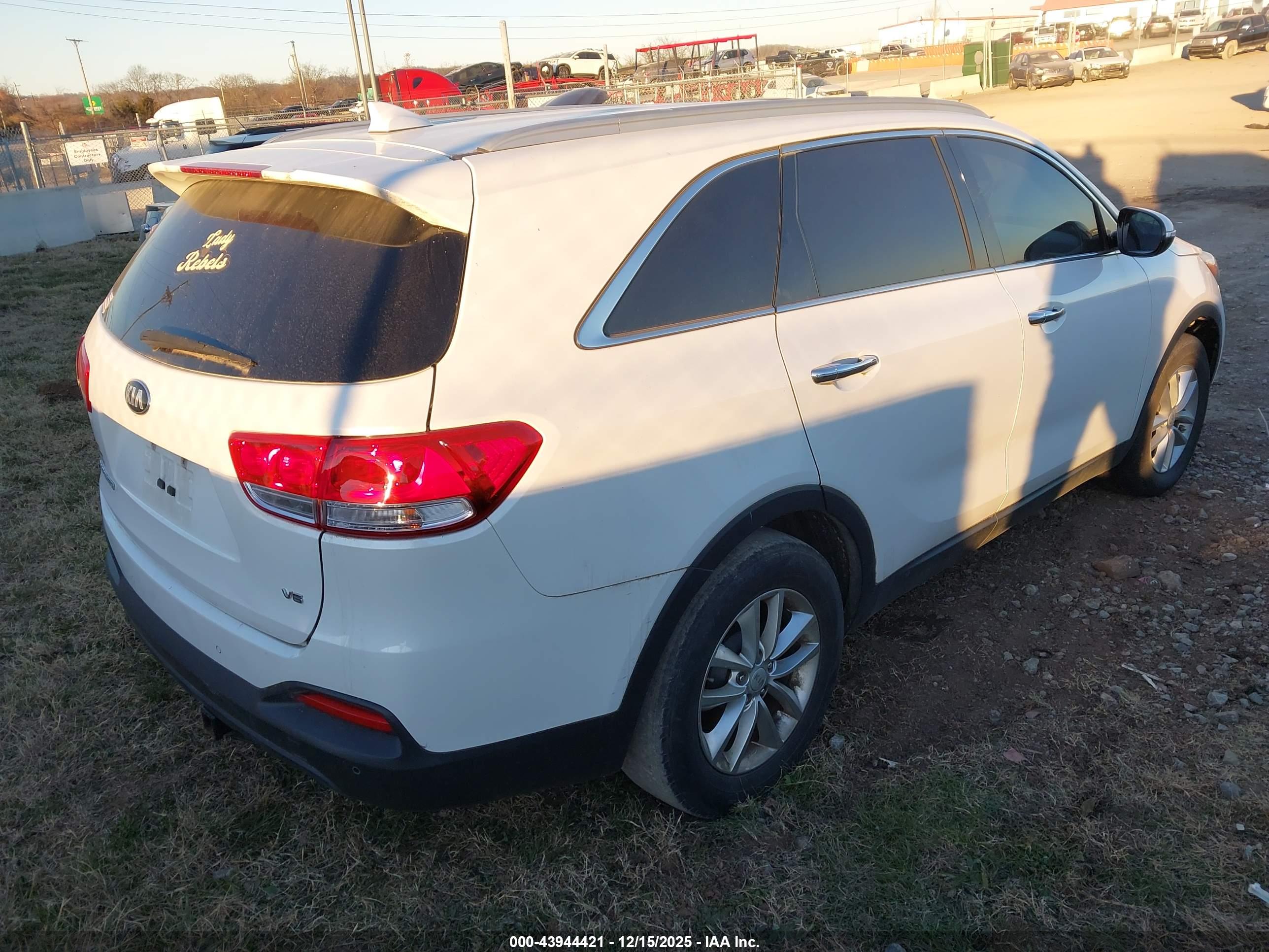 KIA SORENTO image 4