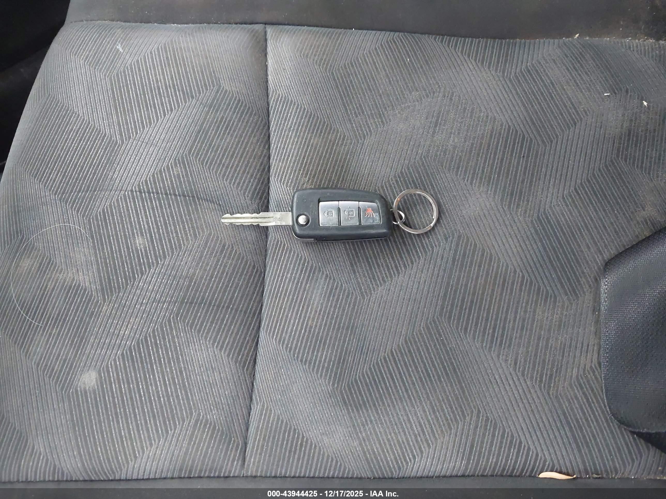 NISSAN ROGUE image 11