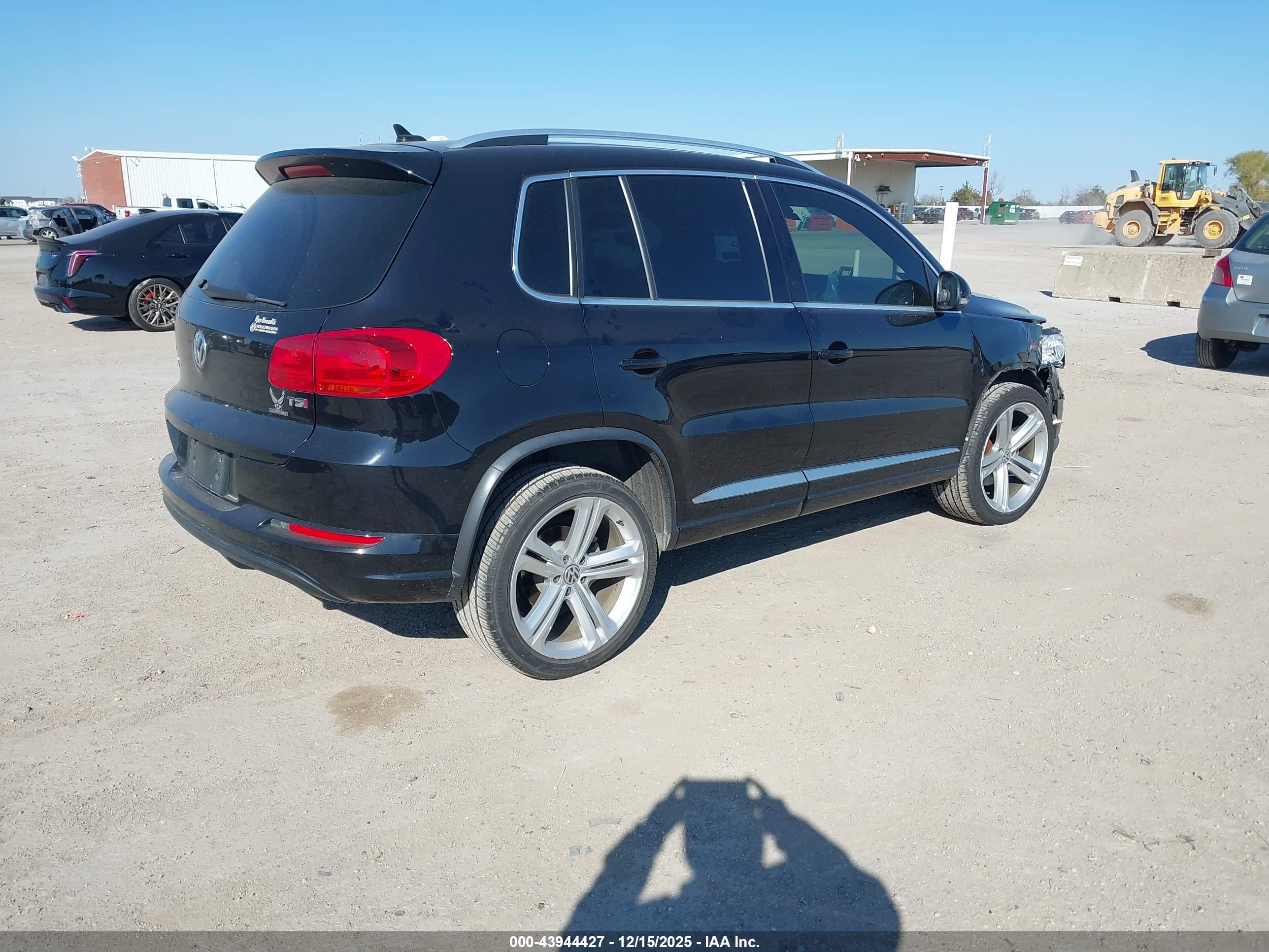 VOLKSWAGEN TIGUAN image 4
