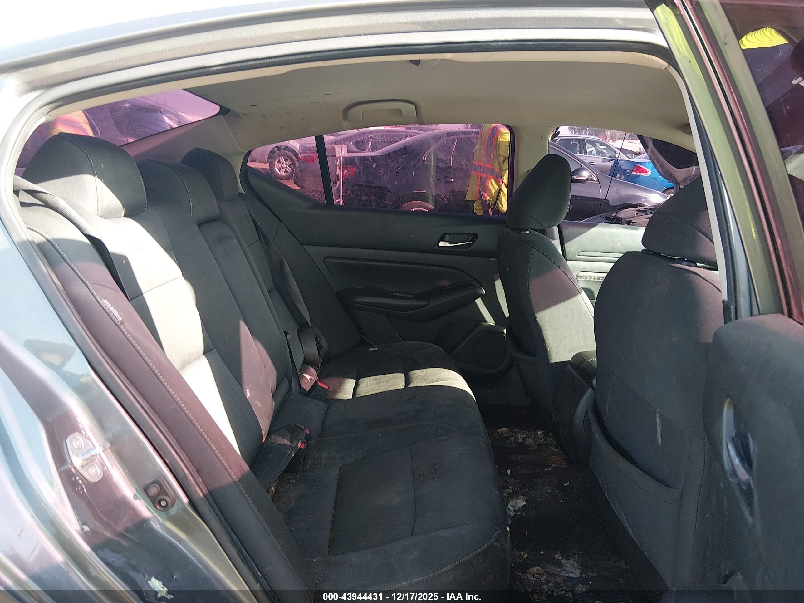 NISSAN ALTIMA image 8