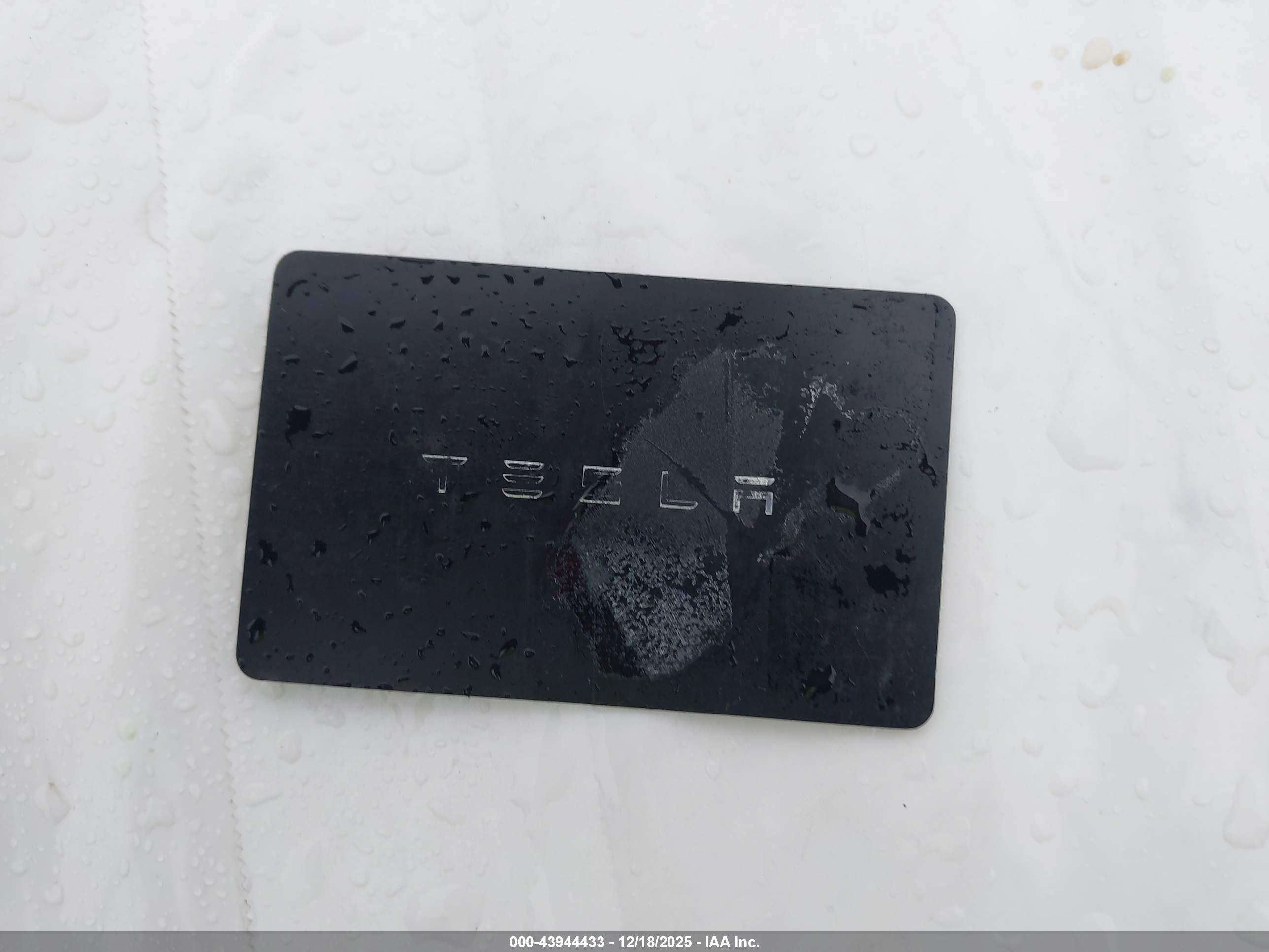 TESLA MODEL image 11