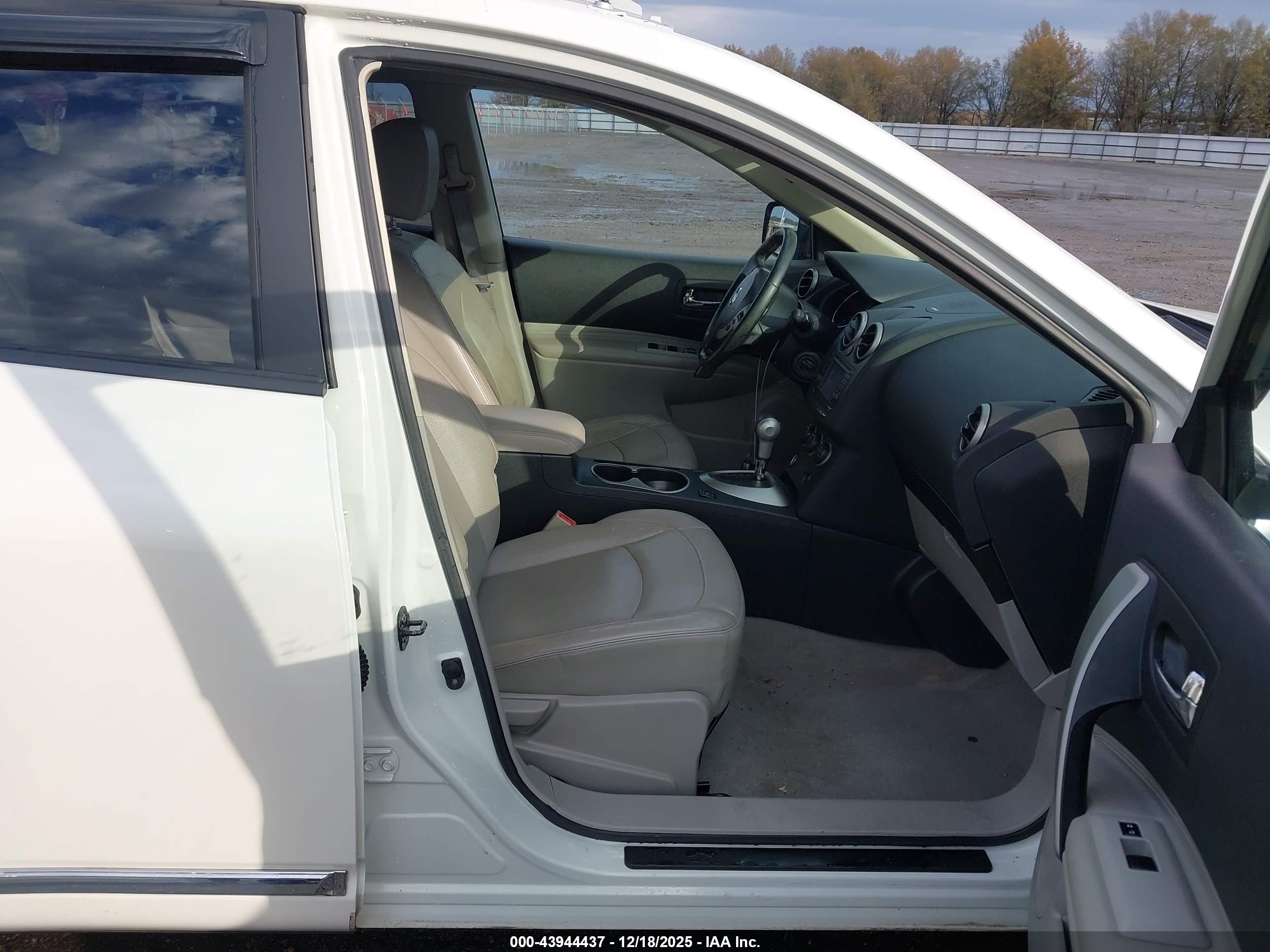 NISSAN ROGUE image 5
