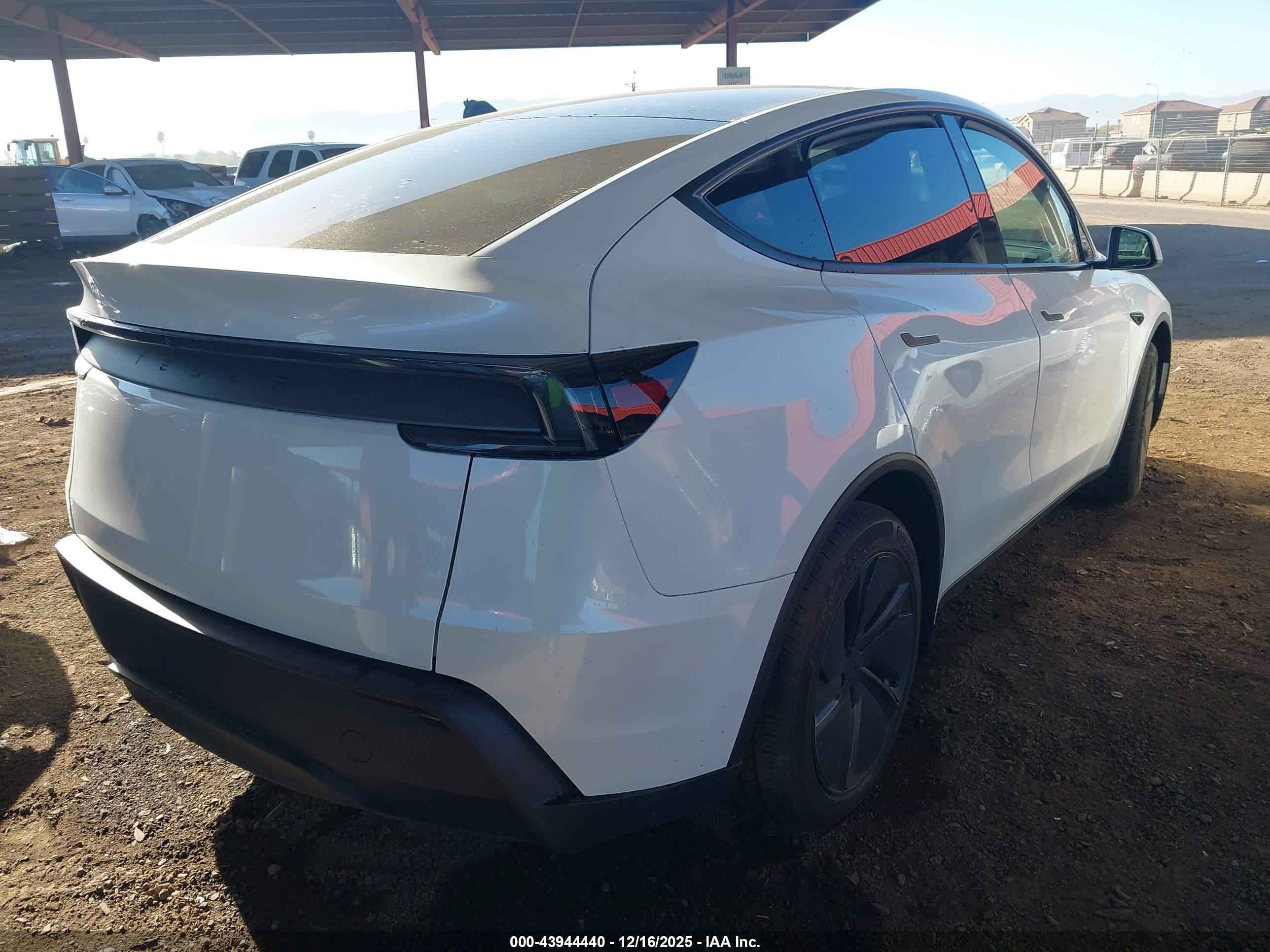 TESLA MODEL image 4
