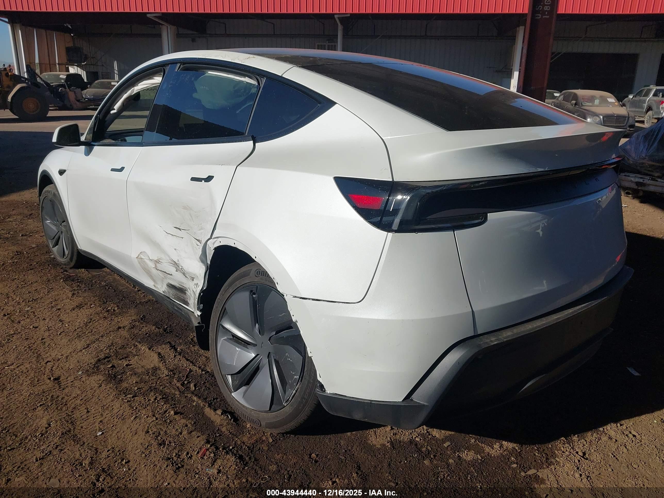 TESLA MODEL image 6
