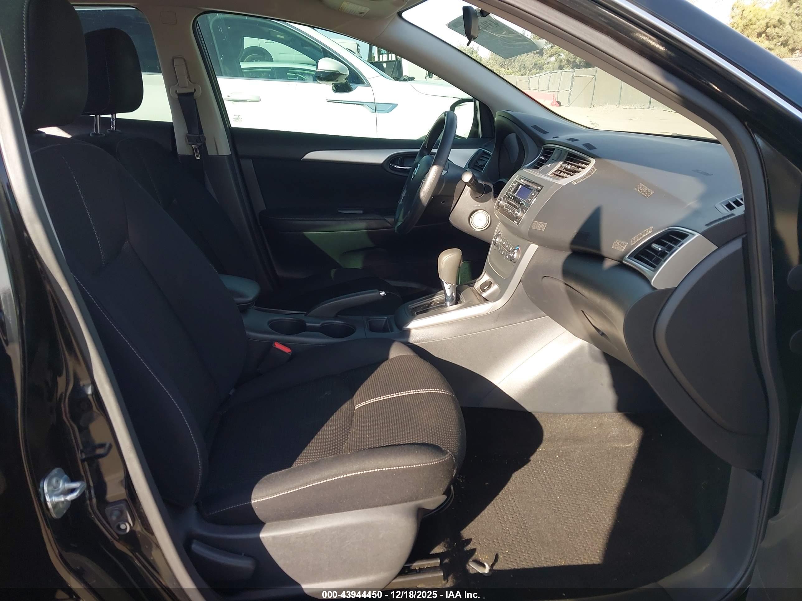 NISSAN SENTRA image 5