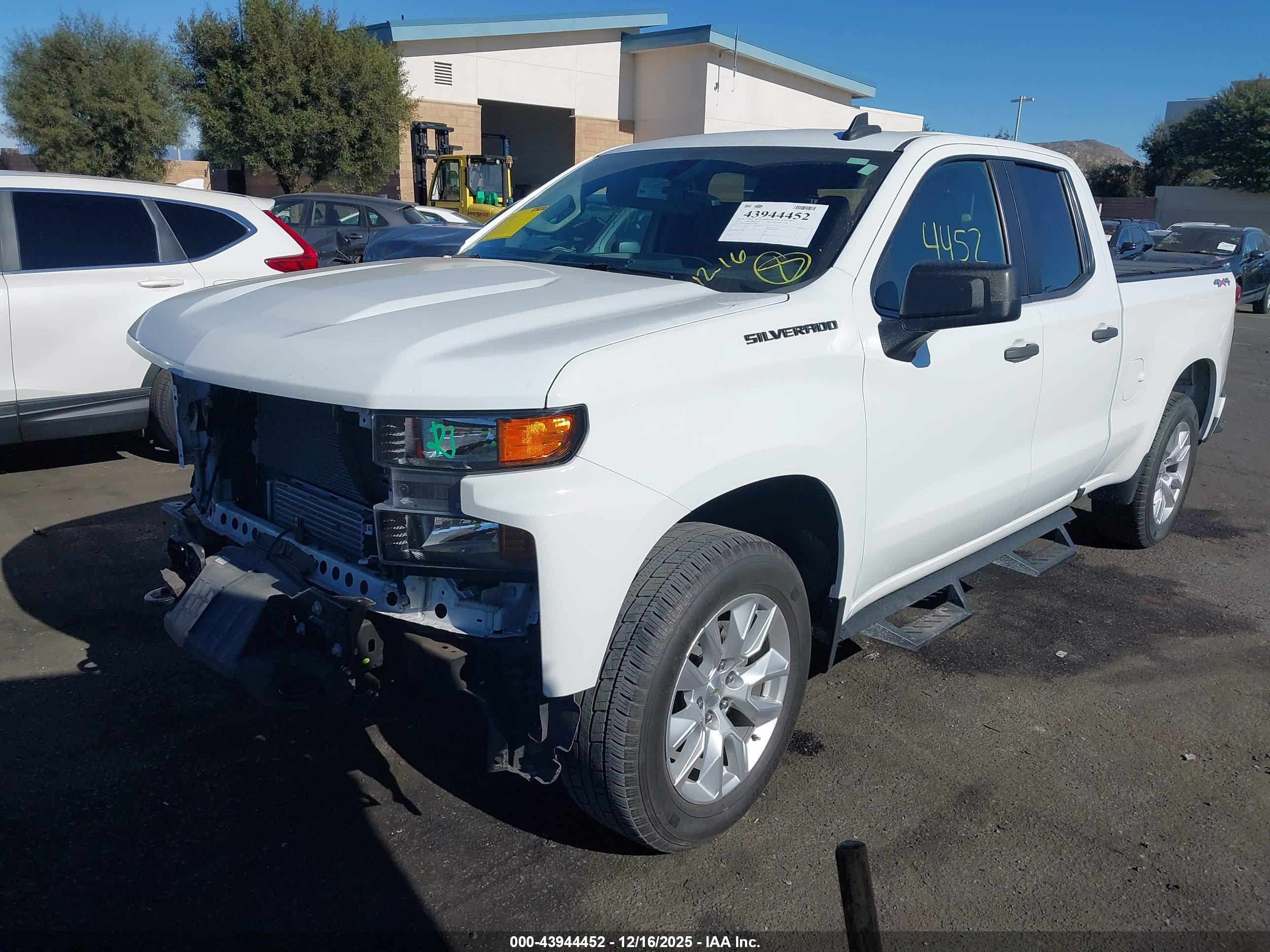 CHEVROLET SILVERADO image 2