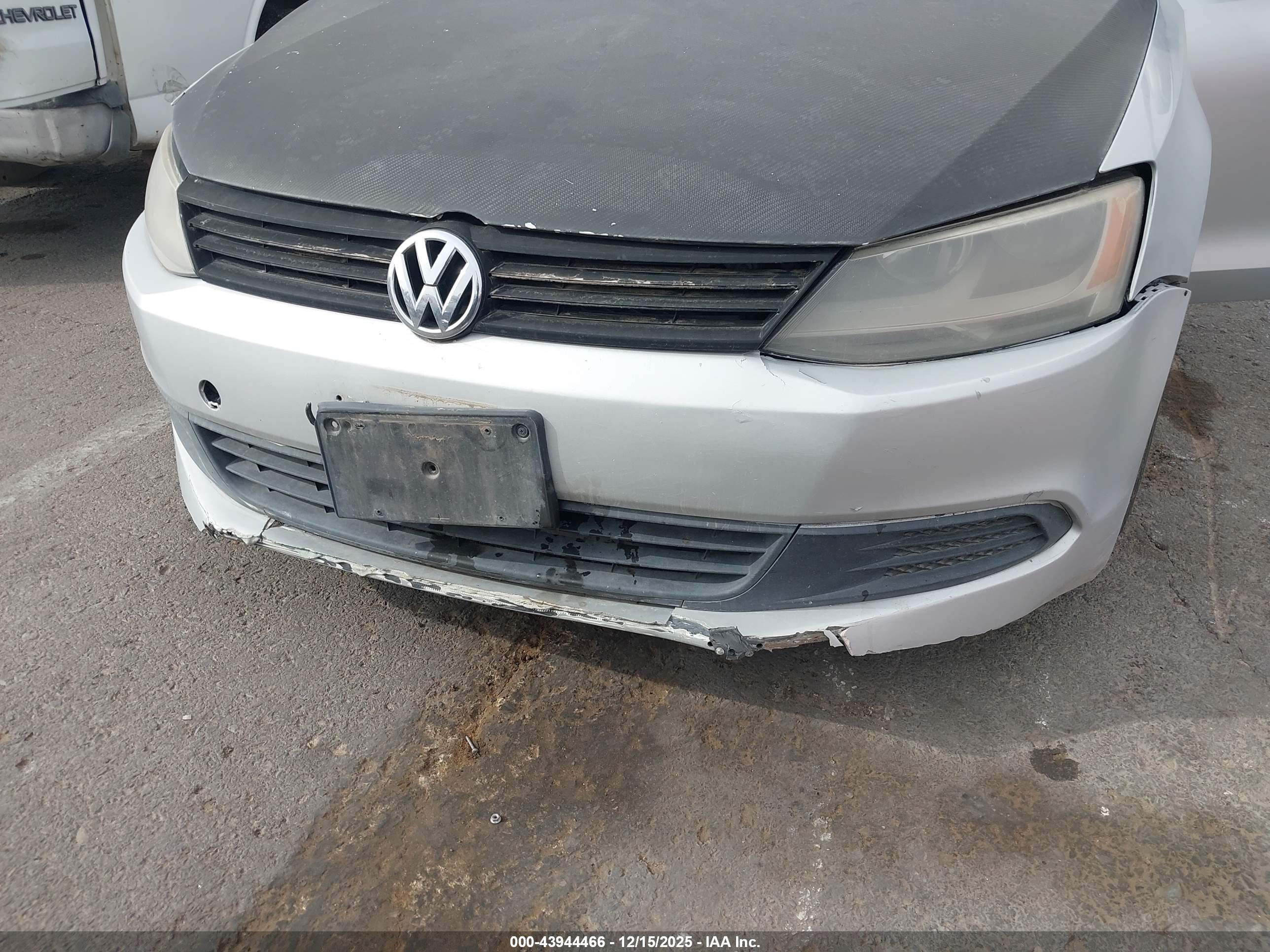VOLKSWAGEN JETTA image 6