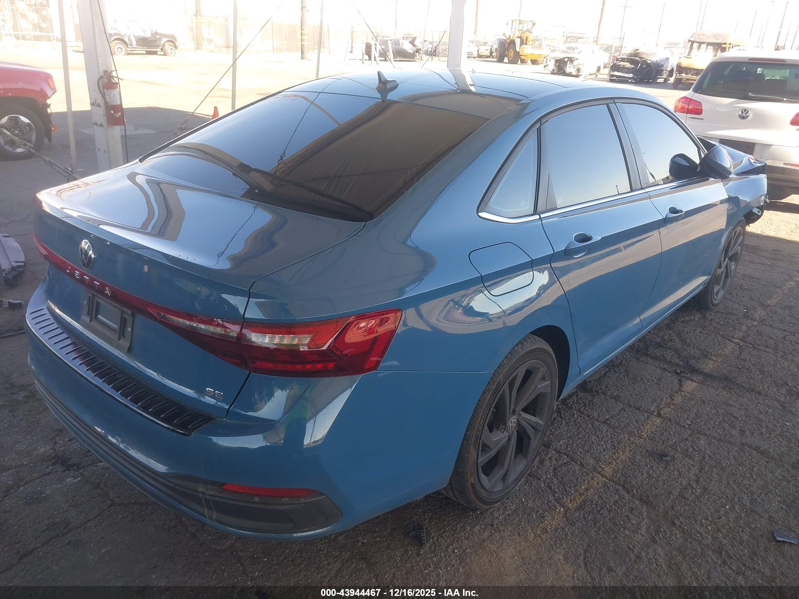 VOLKSWAGEN JETTA image 4
