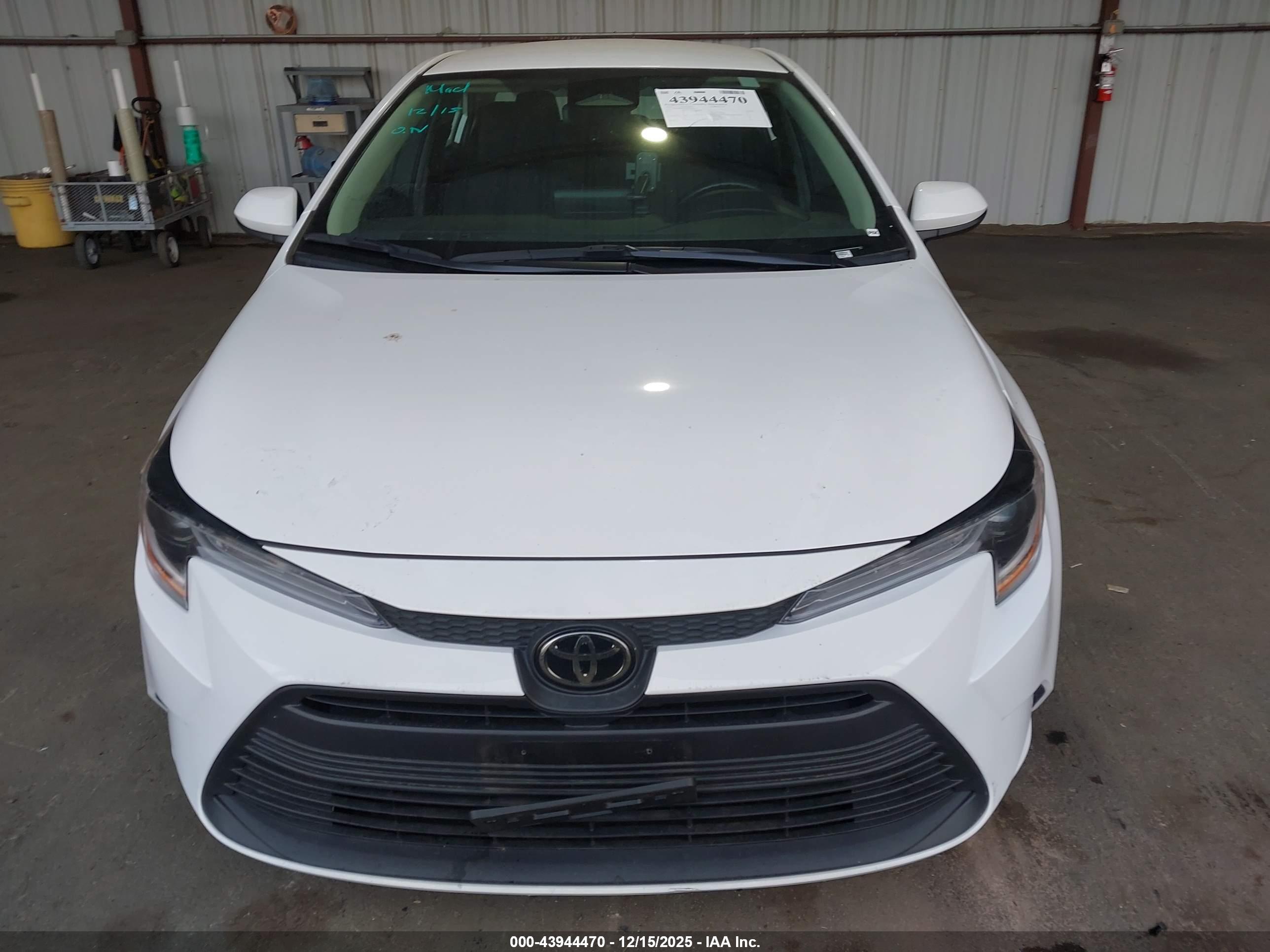 TOYOTA COROLLA image 6