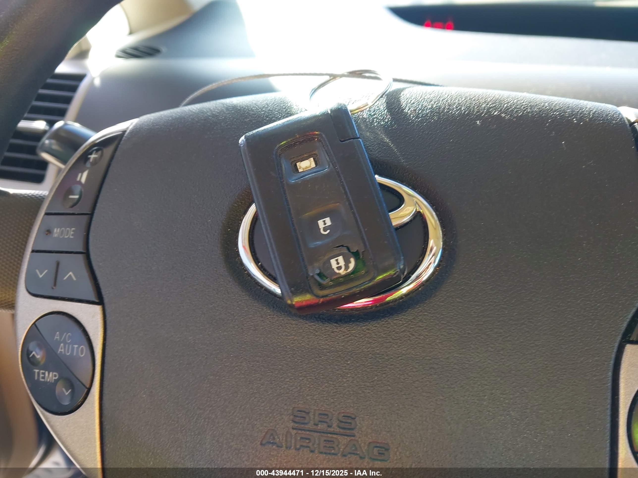 TOYOTA PRIUS image 11