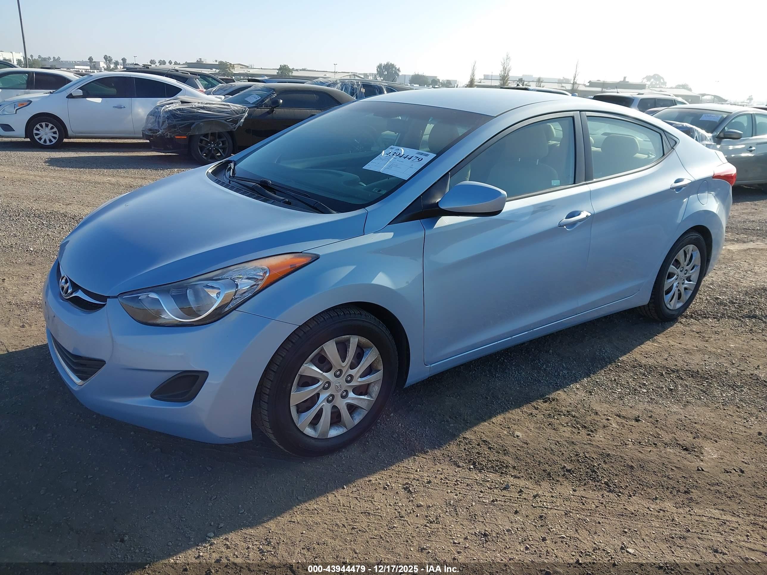HYUNDAI ELANTRA image 2
