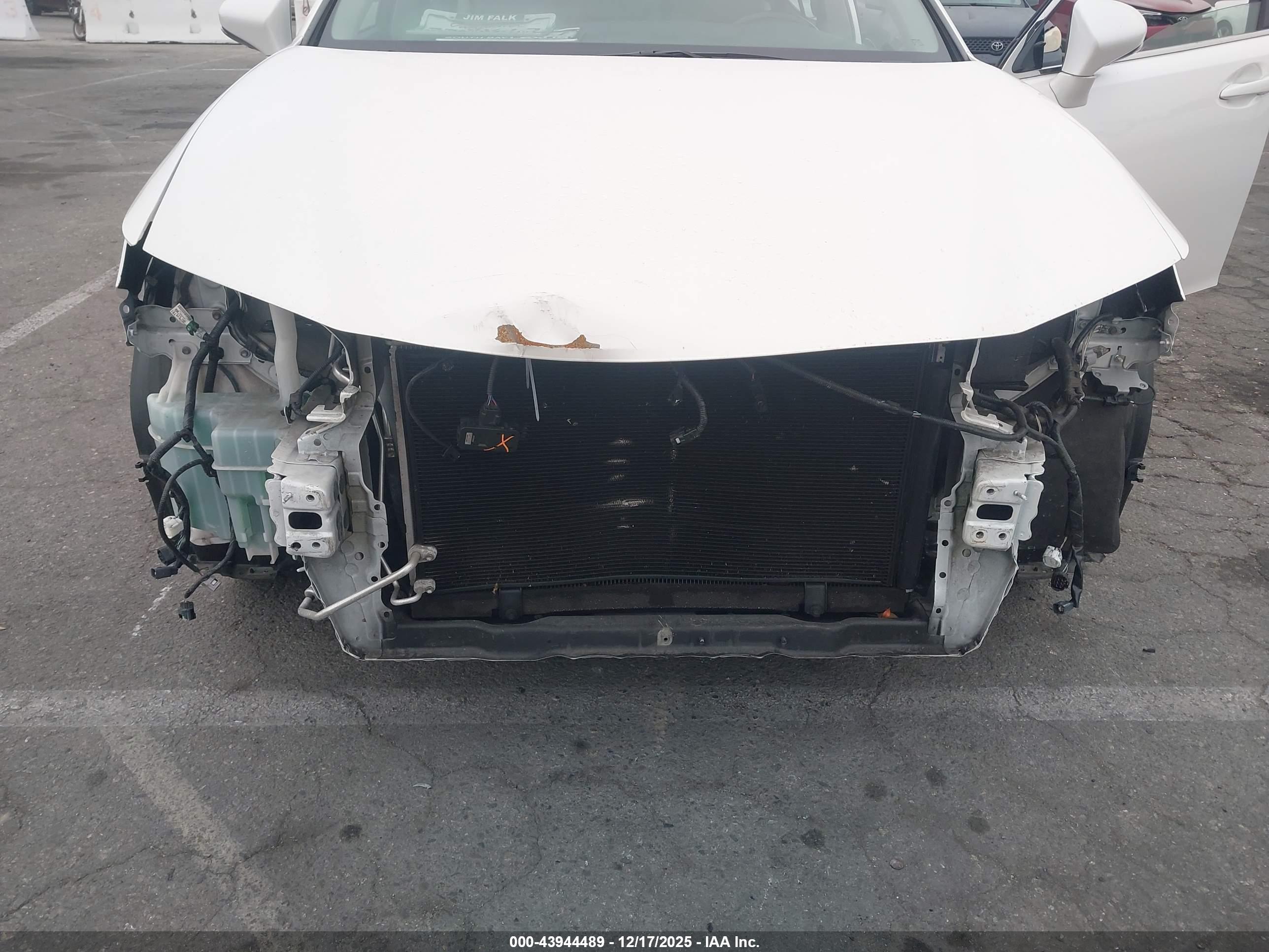 LEXUS ES image 6