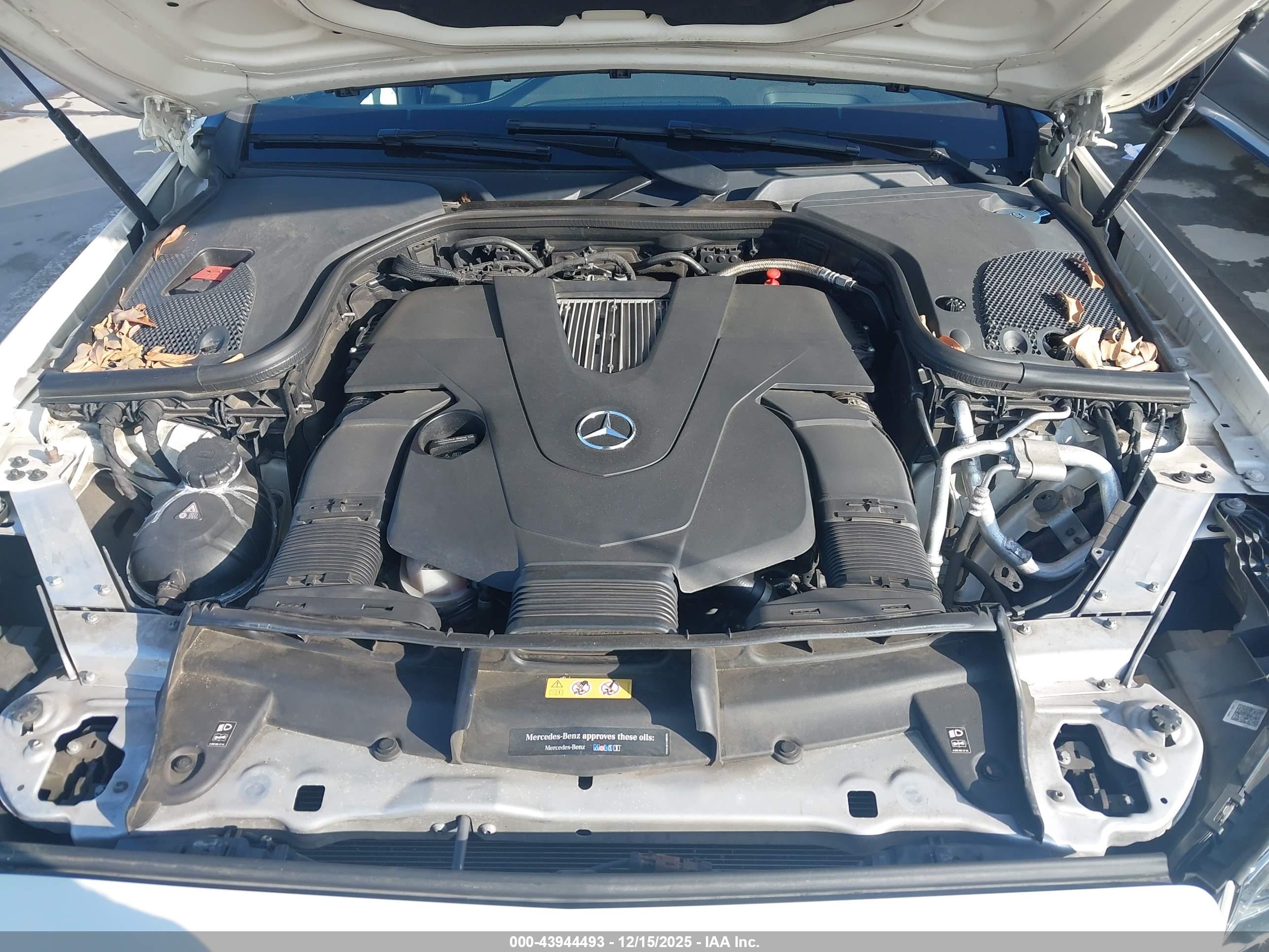 MERCEDES-BENZ E image 10