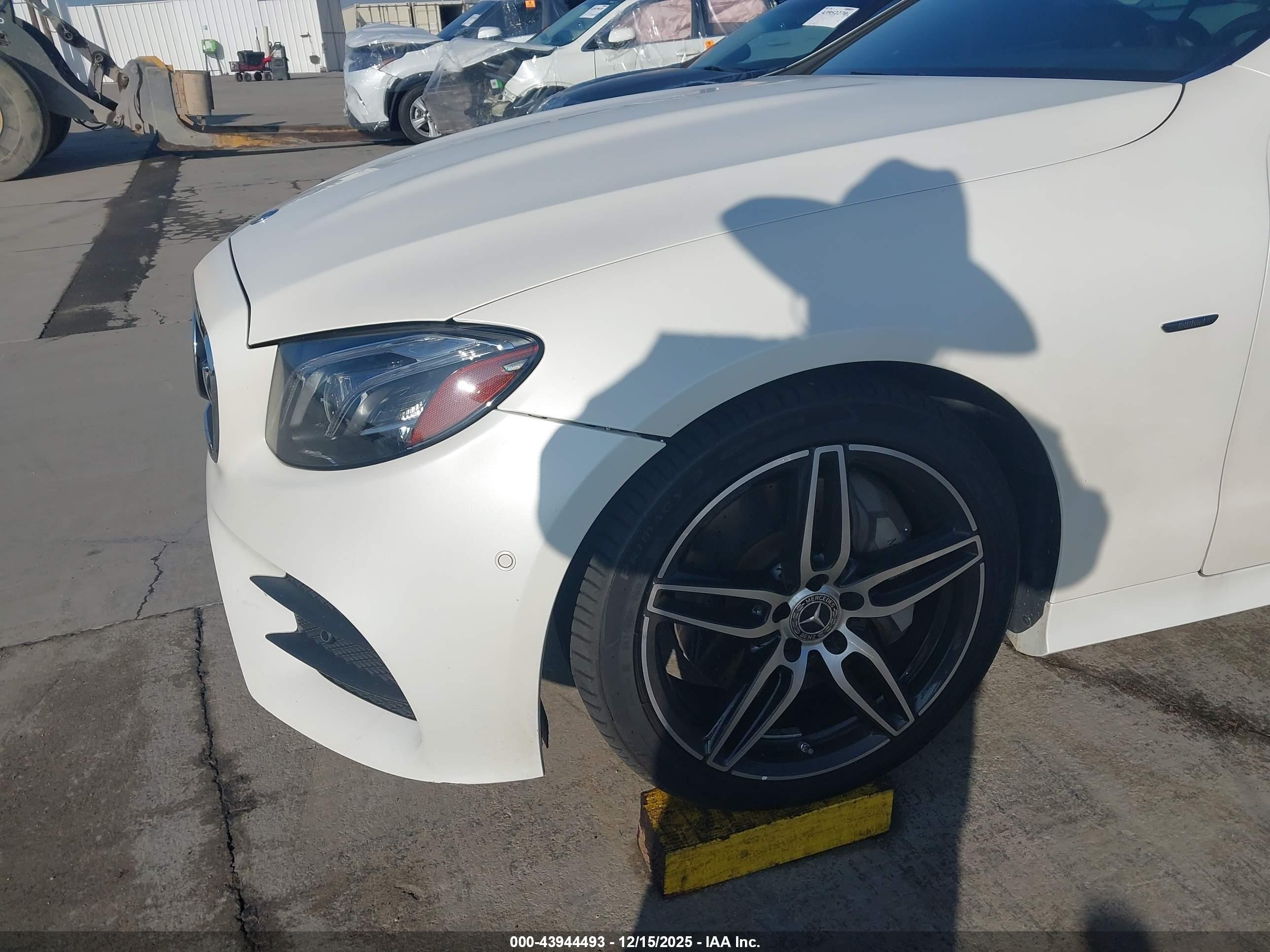 MERCEDES-BENZ E image 6