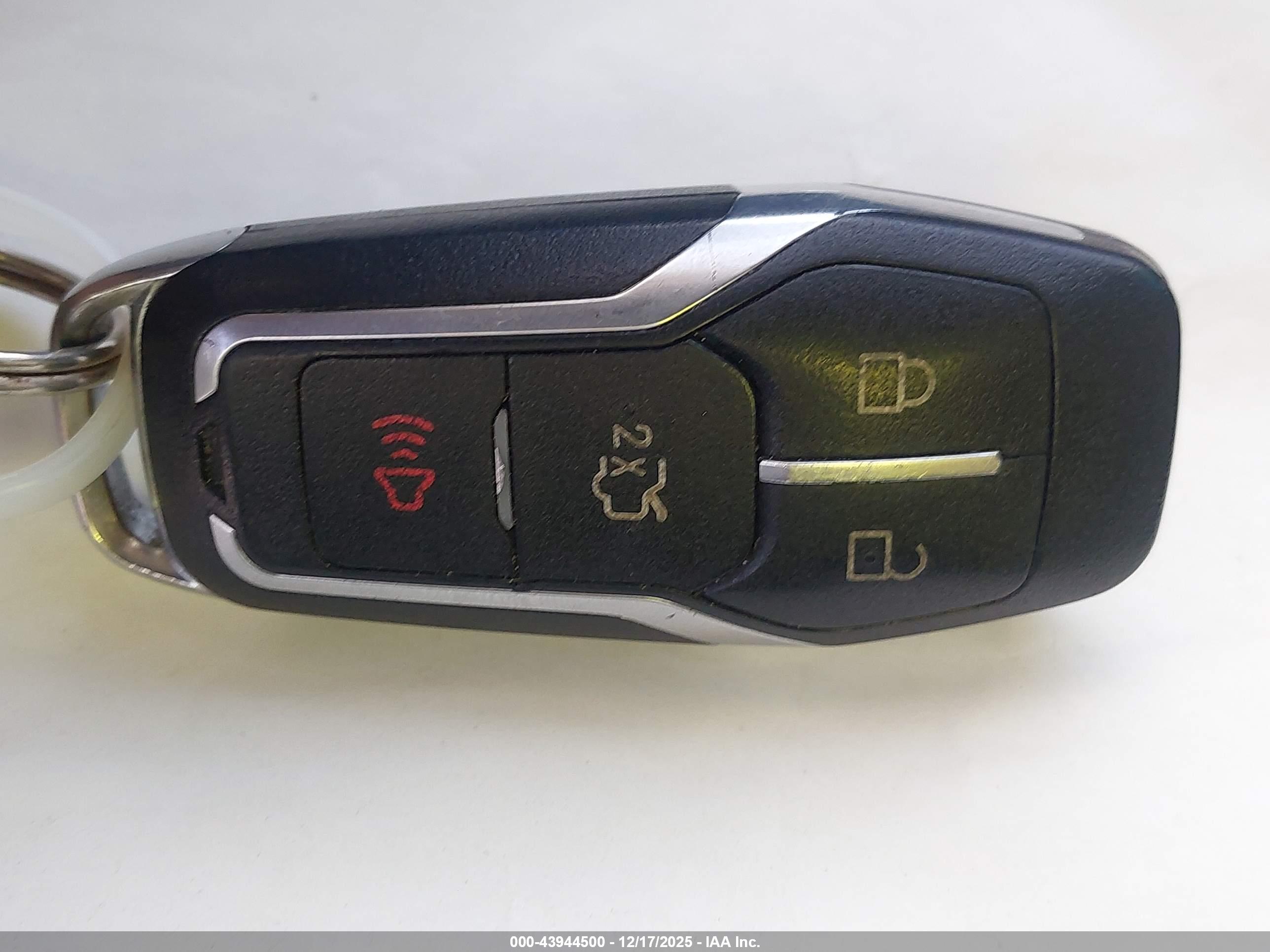 FORD FUSION image 11