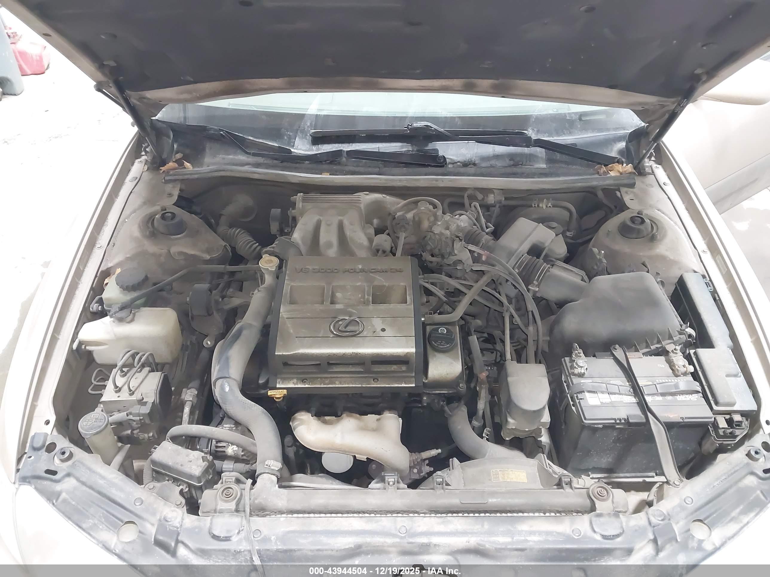 LEXUS ES image 10