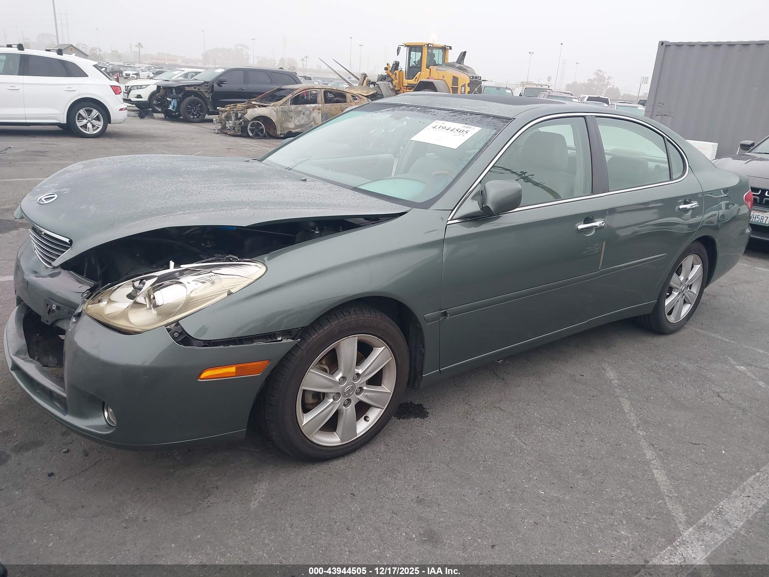 LEXUS ES image 2