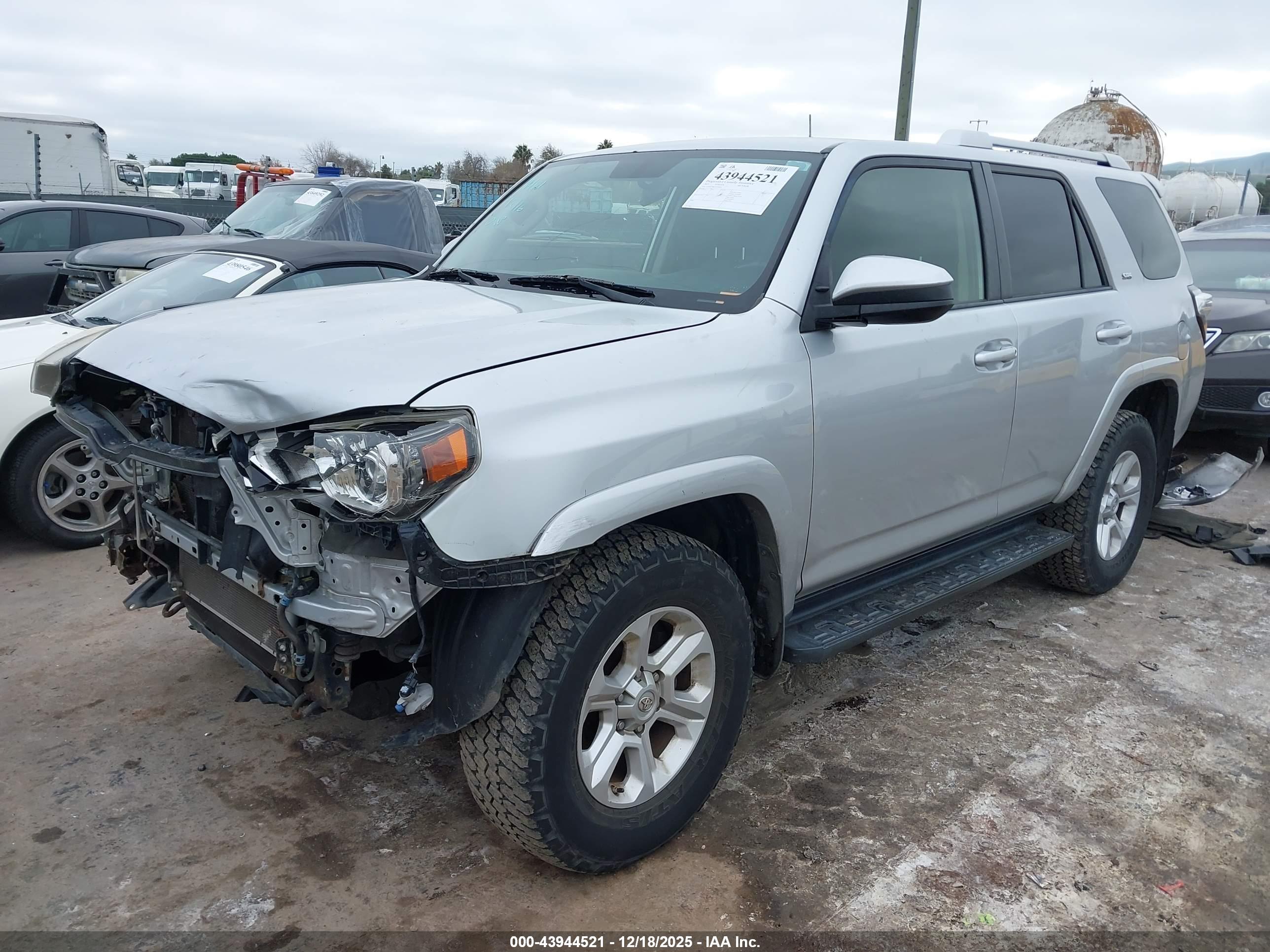 TOYOTA 4RUNNER image 2