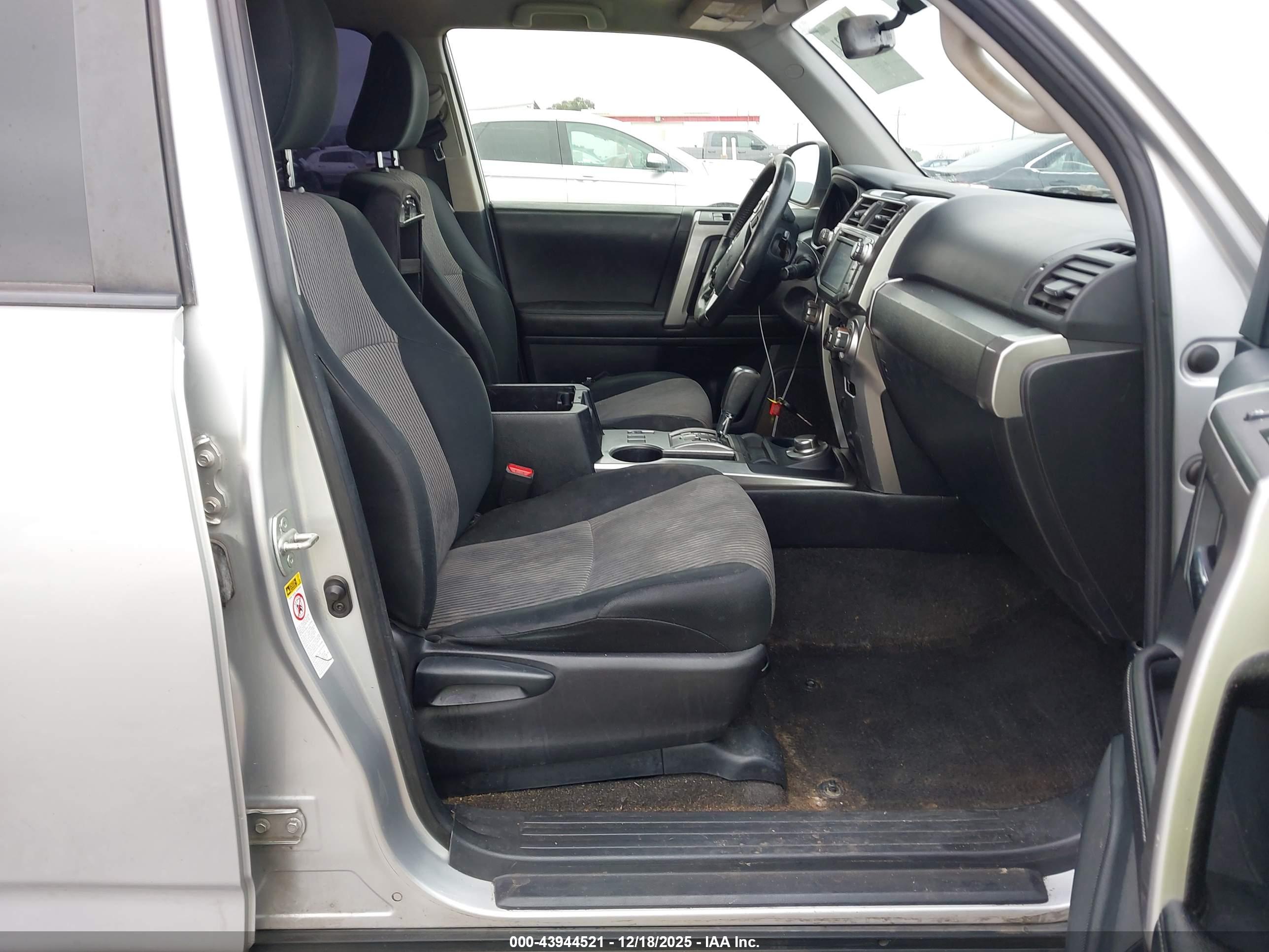 TOYOTA 4RUNNER image 5