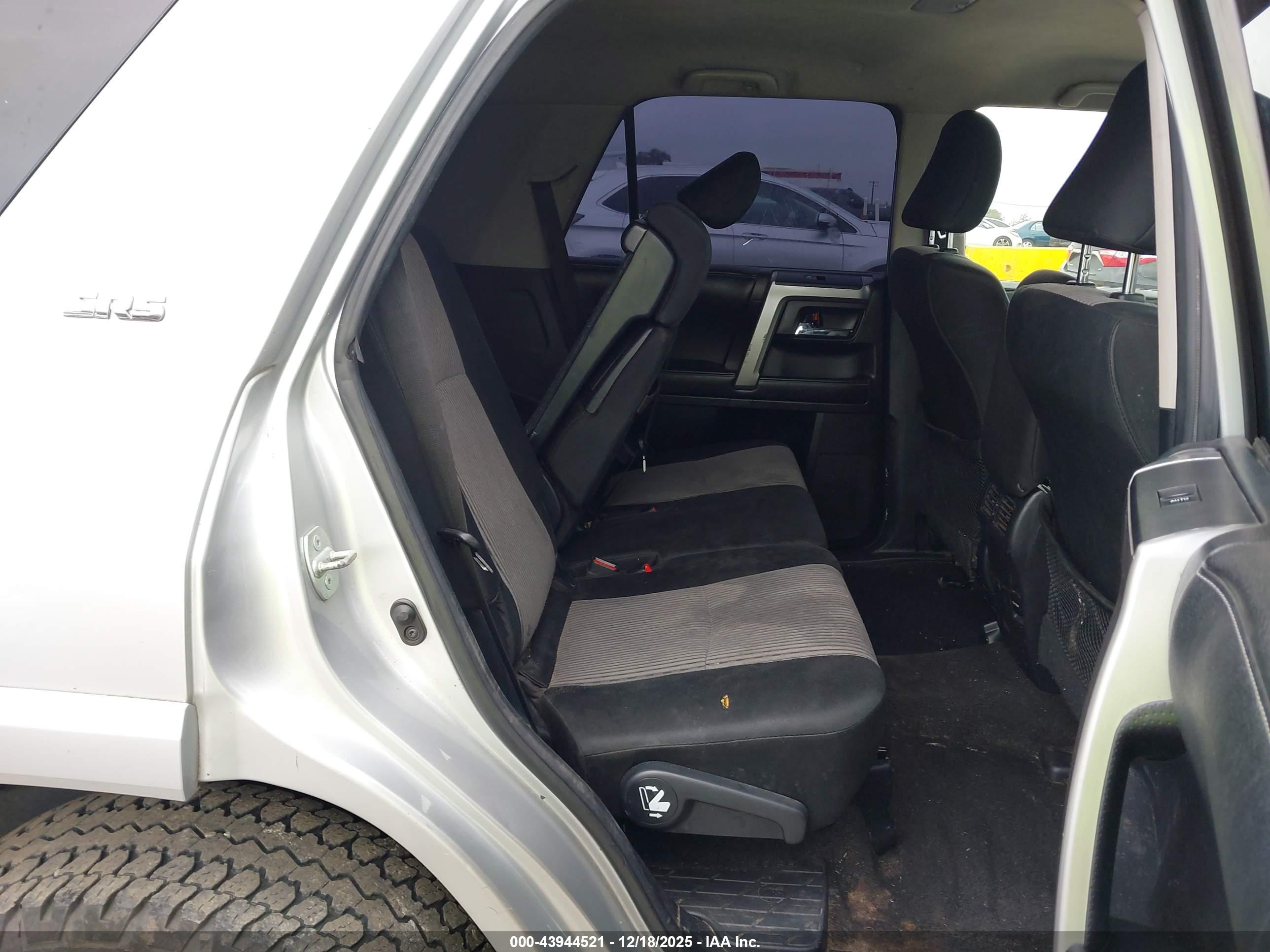 TOYOTA 4RUNNER image 8