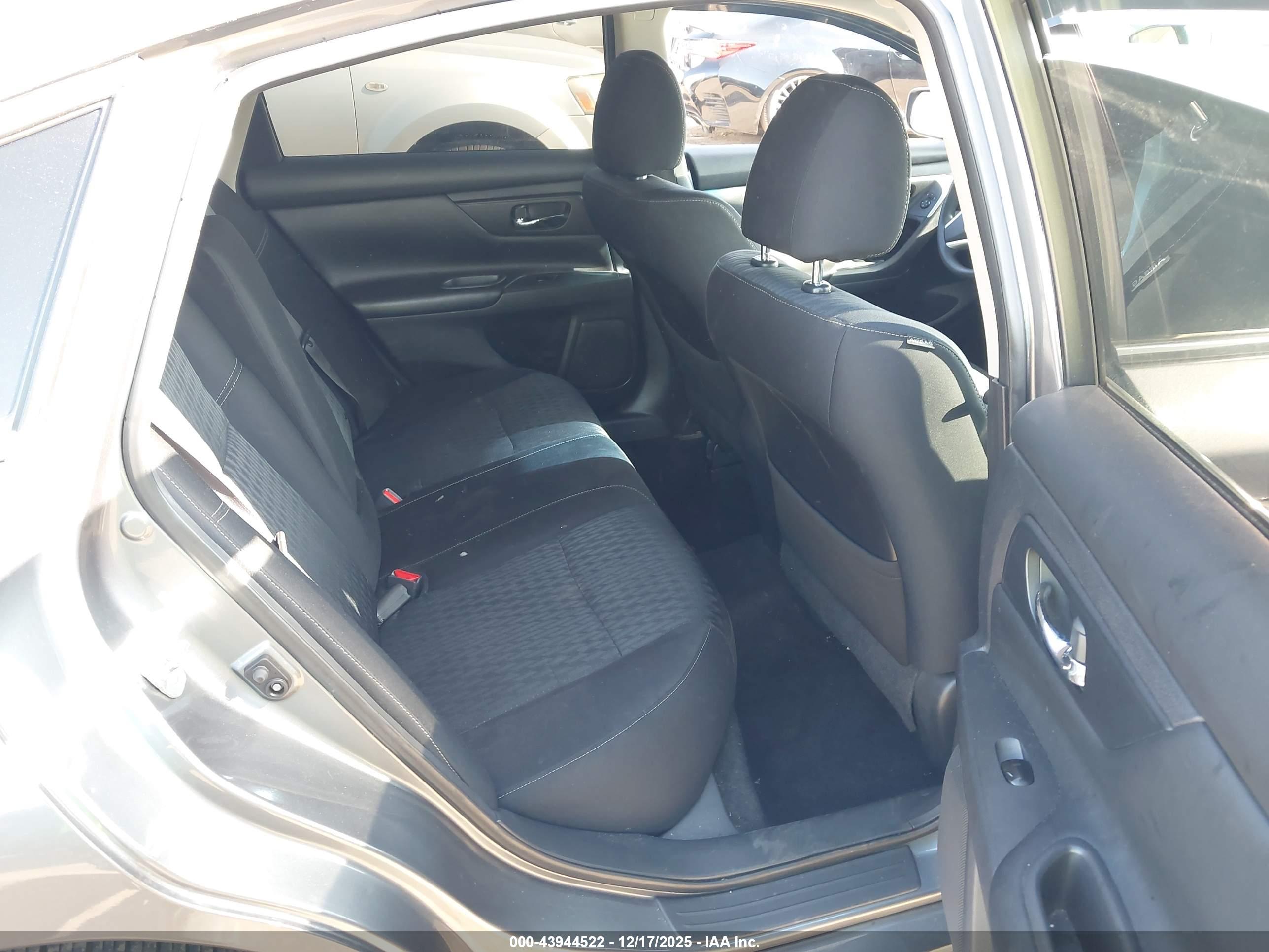 NISSAN ALTIMA image 8