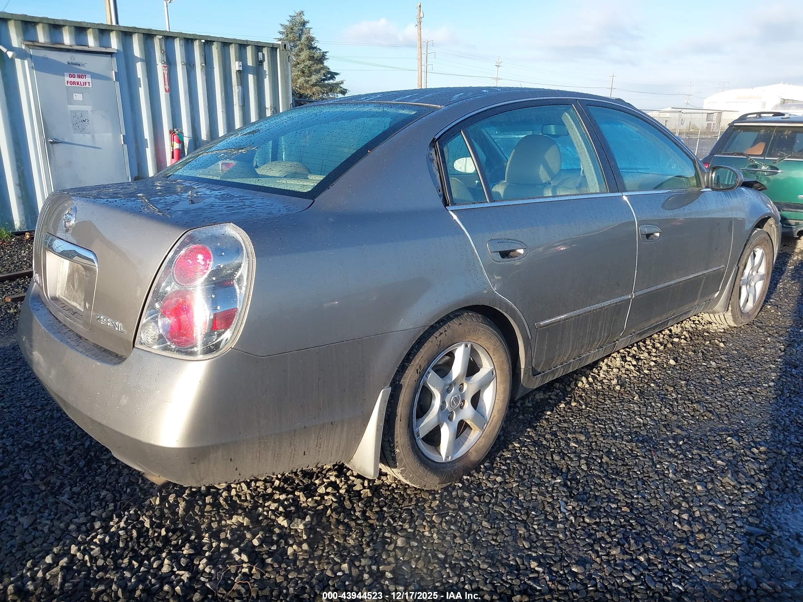 NISSAN ALTIMA image 4