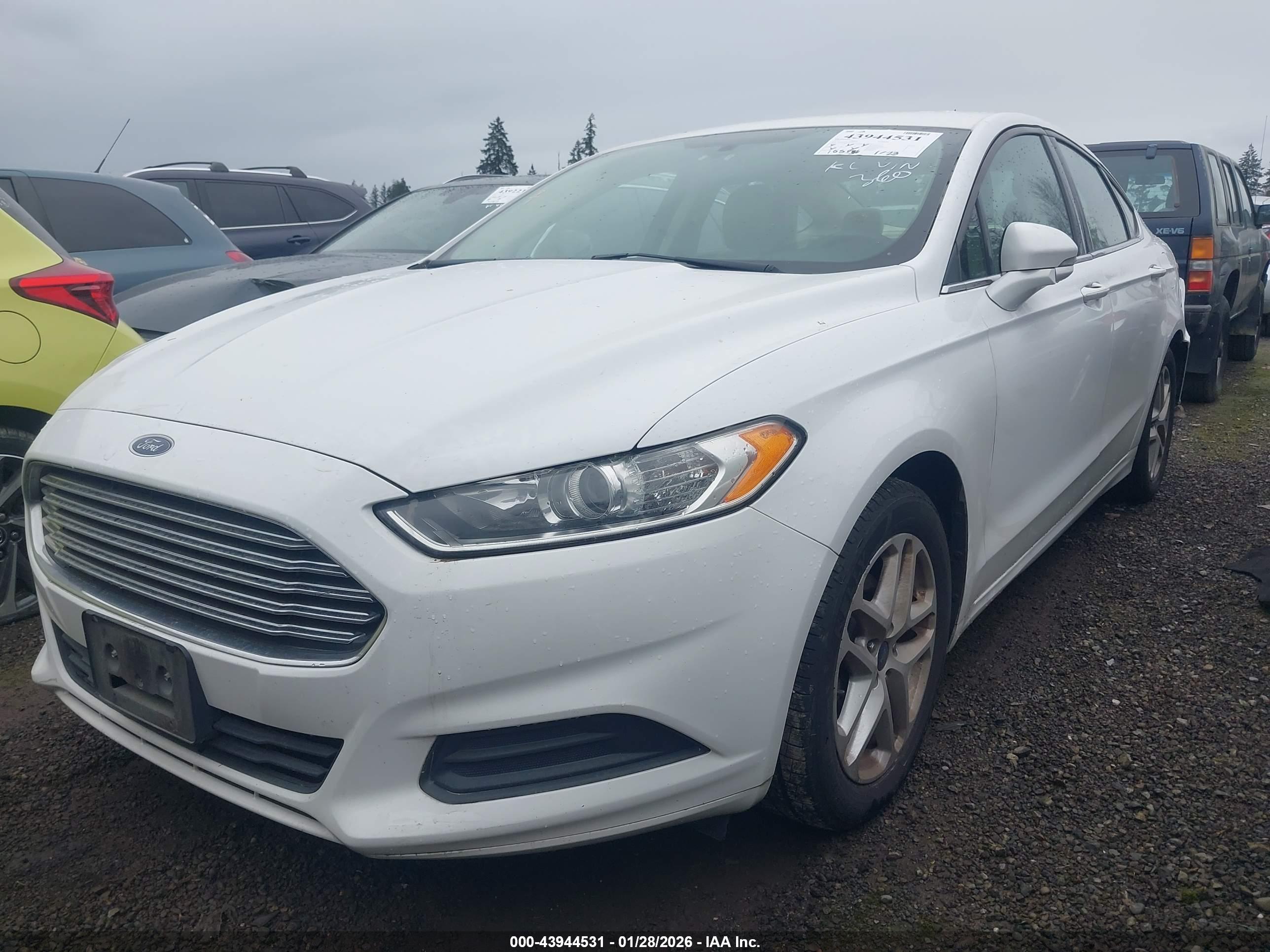 FORD FUSION image 2