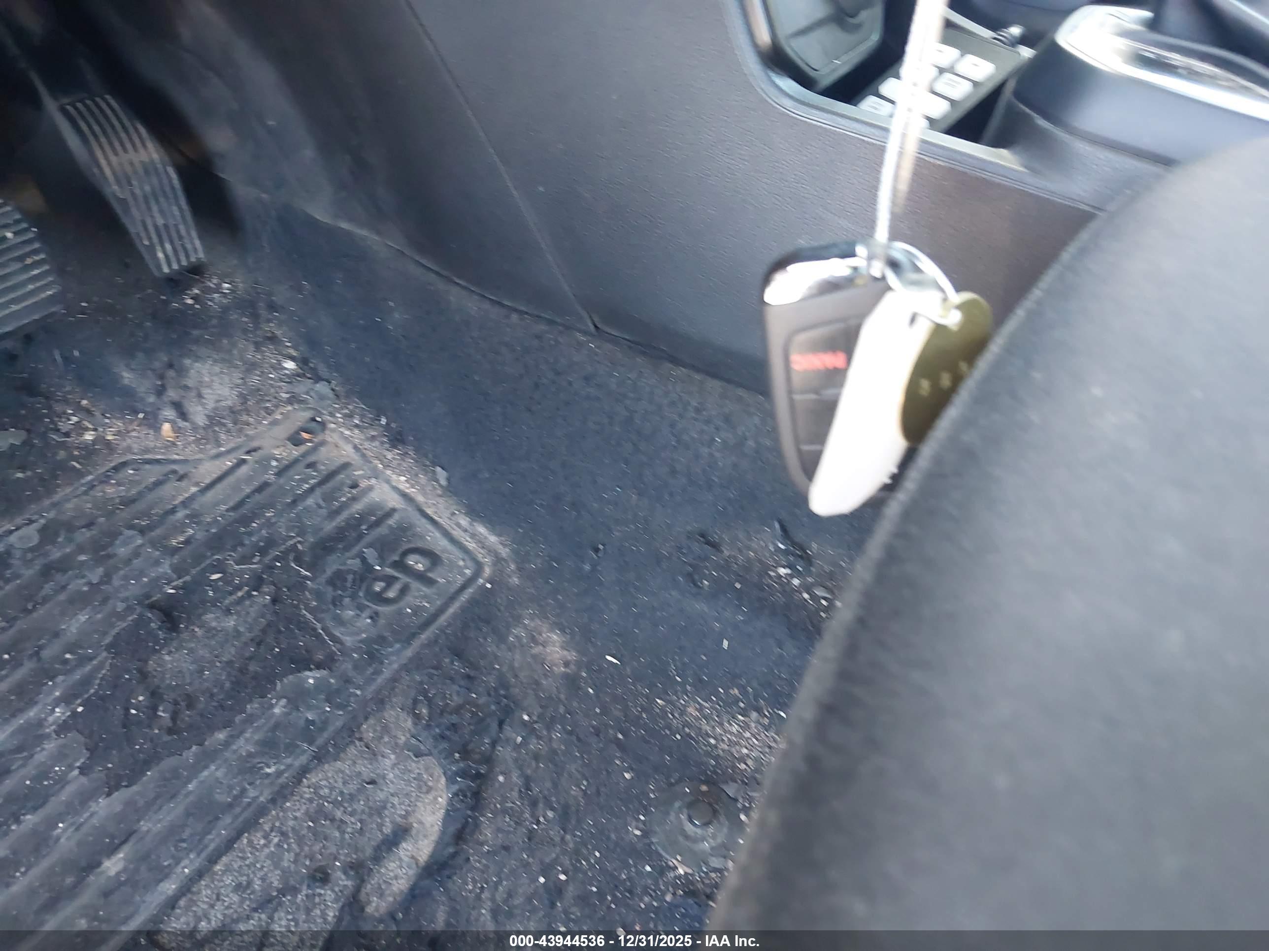 JEEP RENEGADE image 11